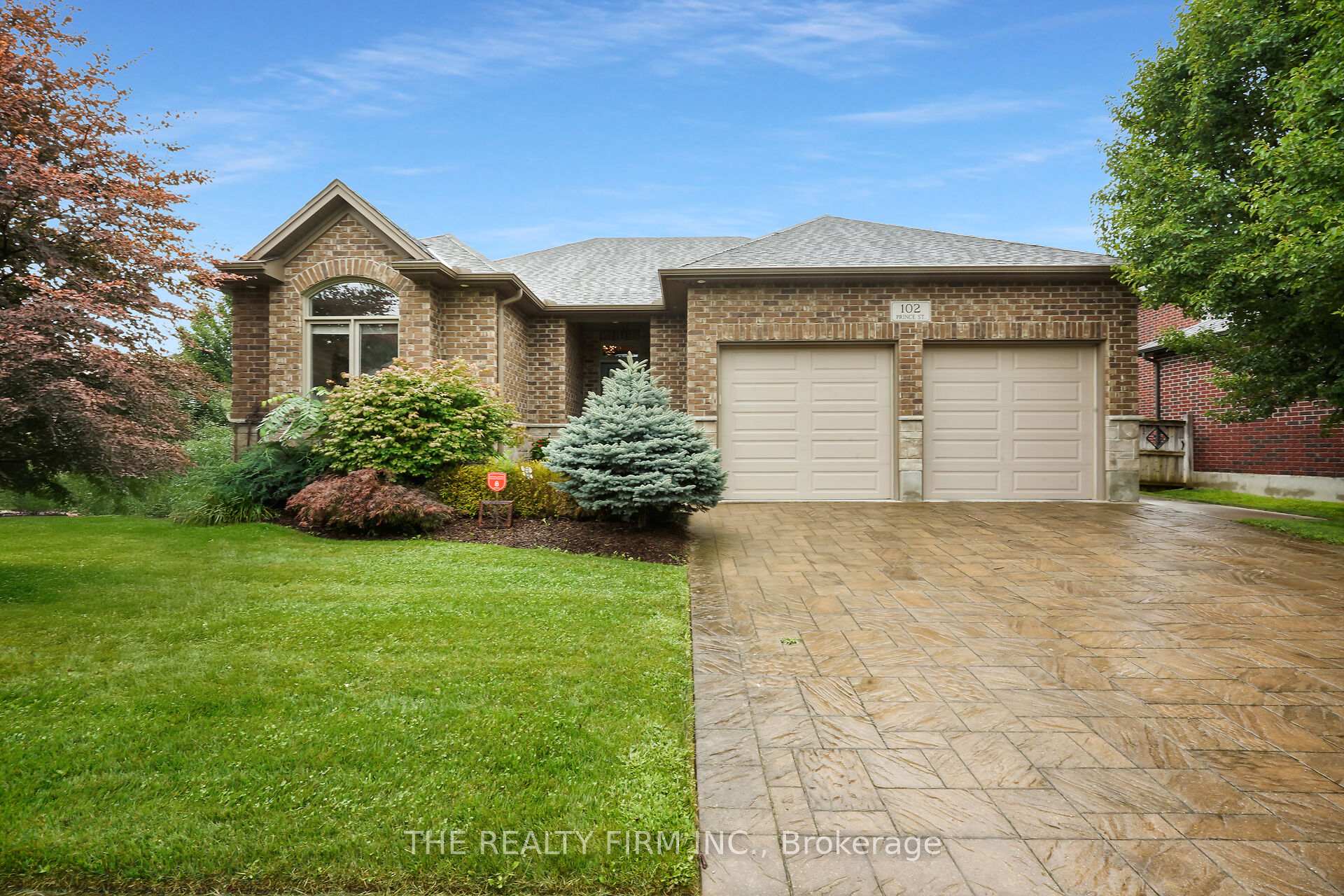 Photo 1 of 102 Prince Street, Middlesex Centre, Komoka — HOMEH