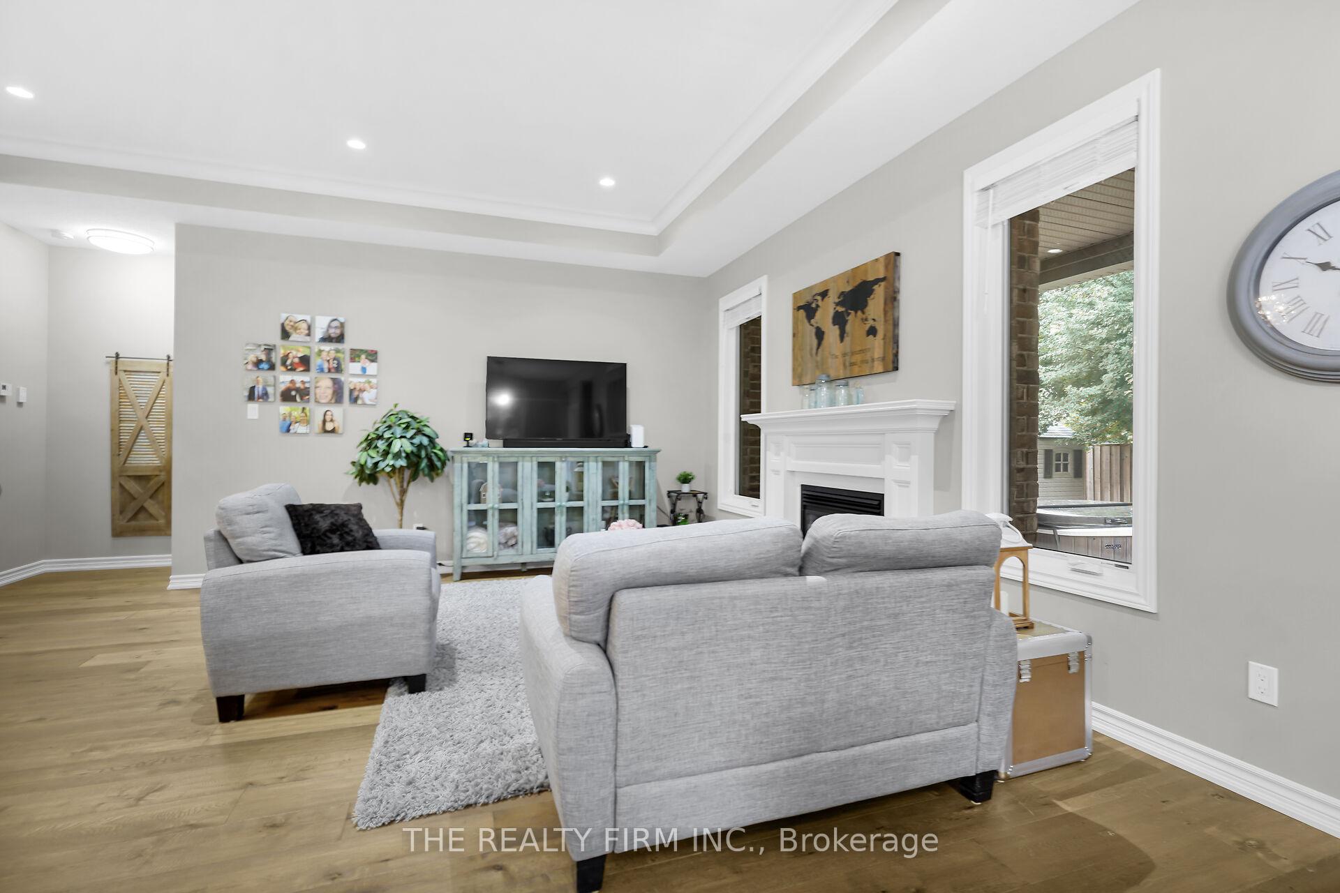 Photo 9 of 102 Prince Street, Middlesex Centre, Komoka — HOMEH
