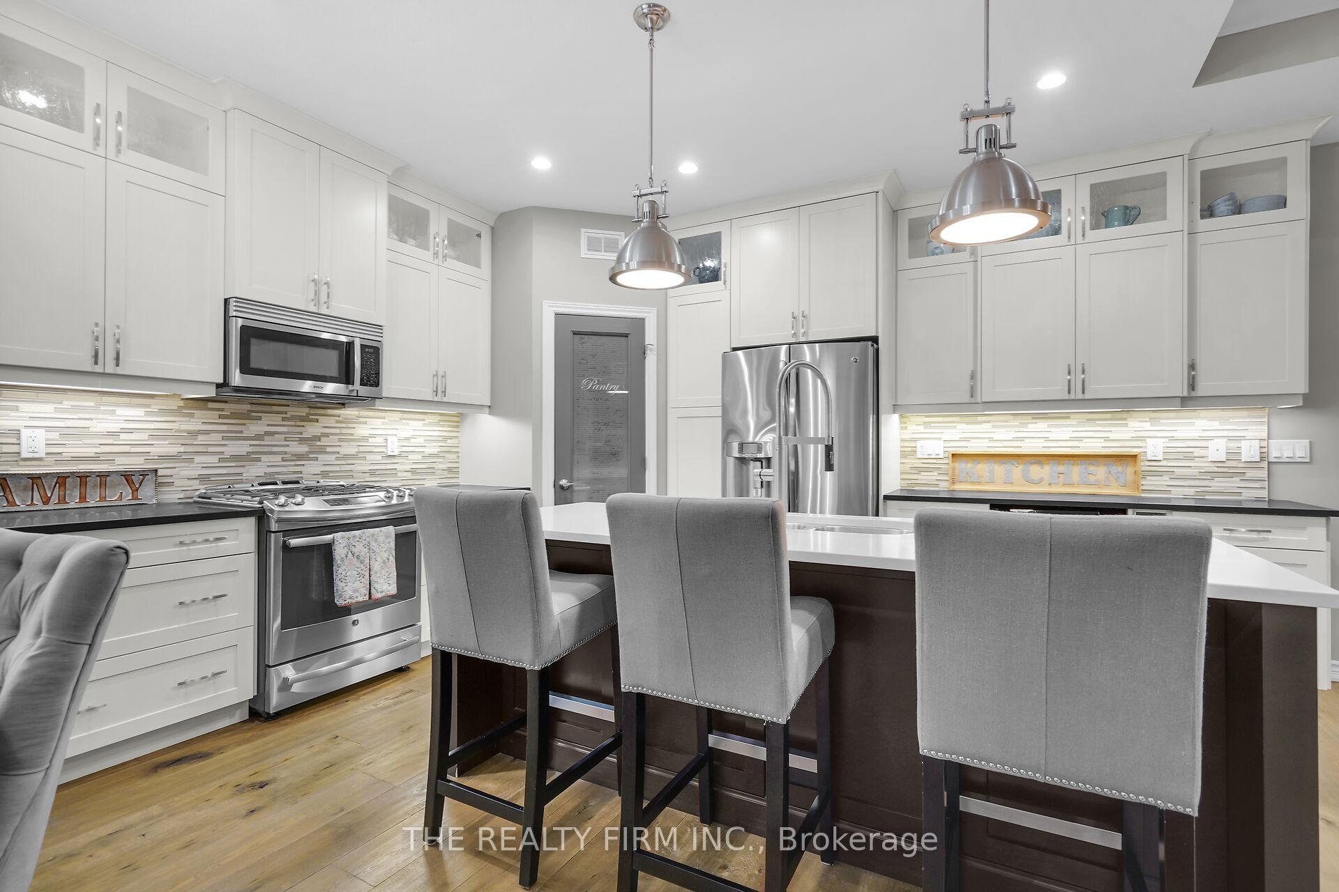 Photo 11 of 102 Prince Street, Middlesex Centre, Komoka — HOMEH