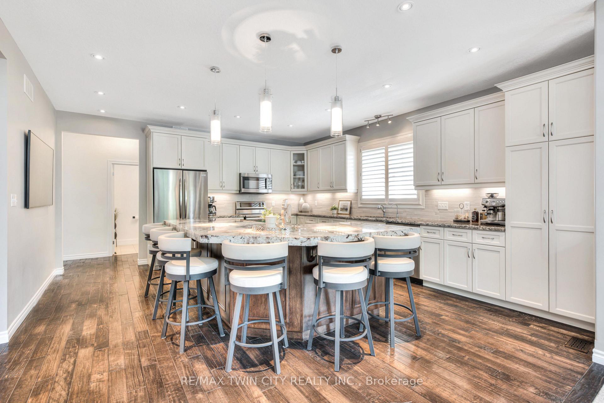 Photo 11 of 493 Zeller Drive, Kitchener — HOMEH