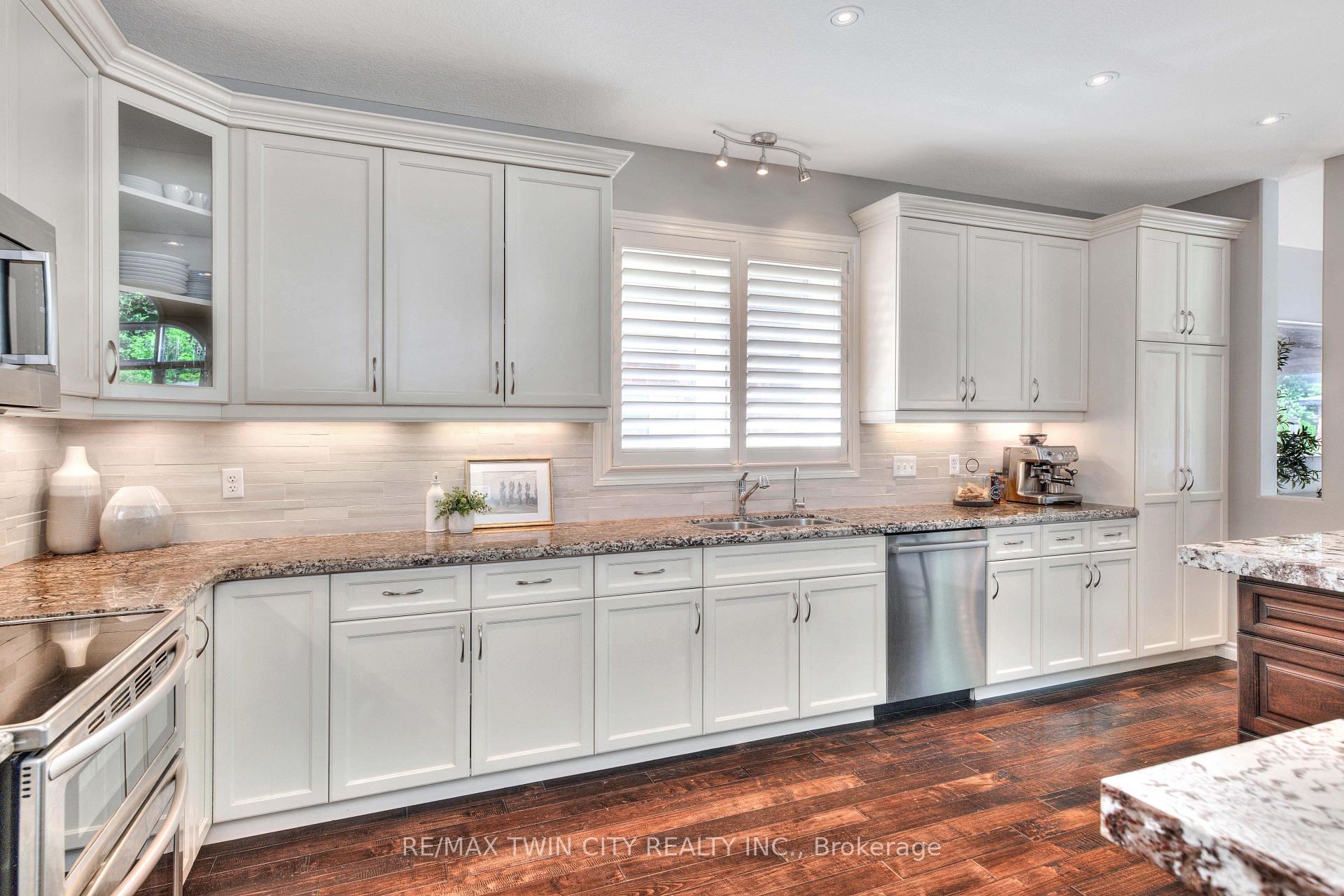 Photo 13 of 493 Zeller Drive, Kitchener — HOMEH