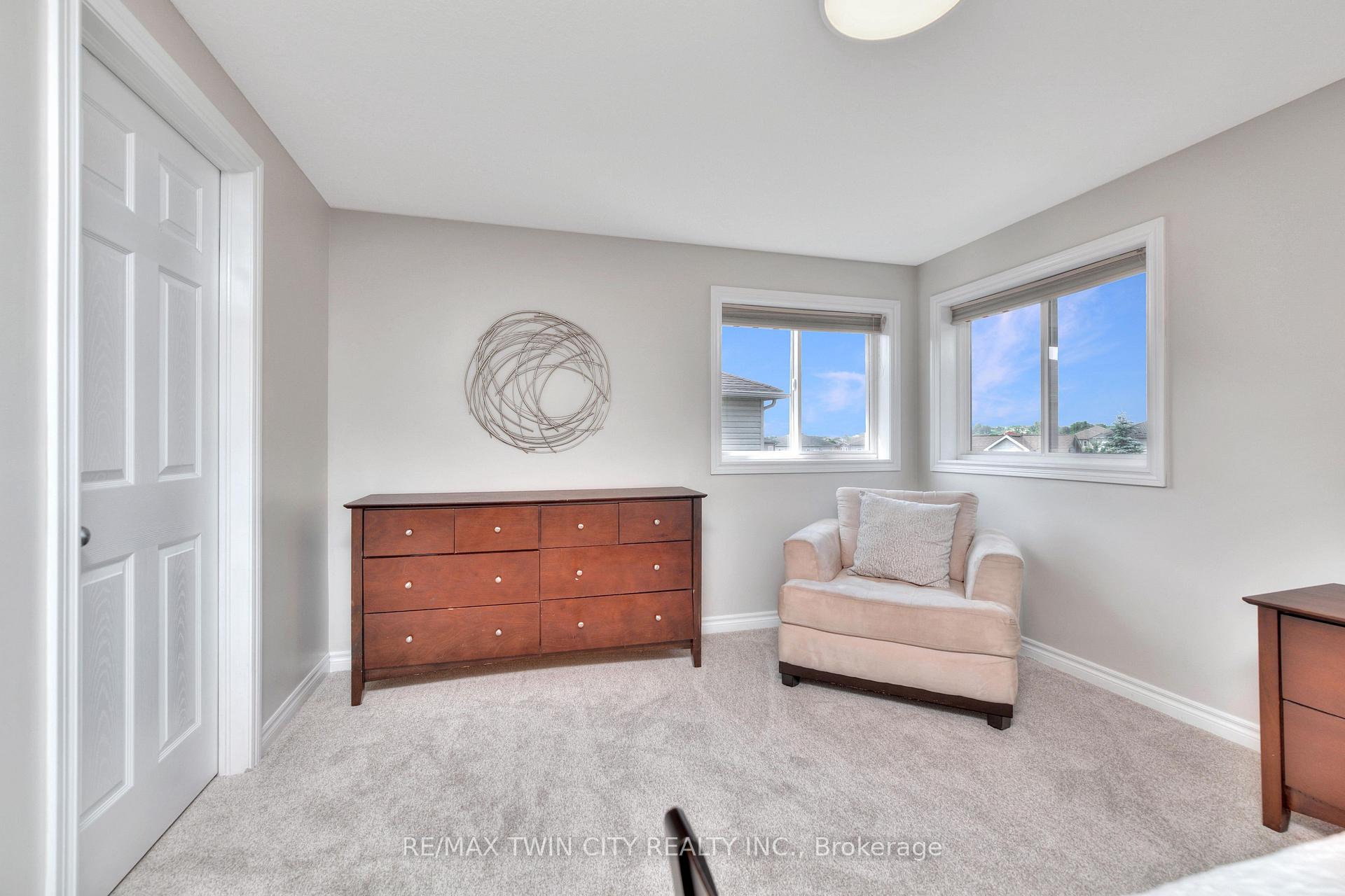 Photo 23 of 493 Zeller Drive, Kitchener — HOMEH