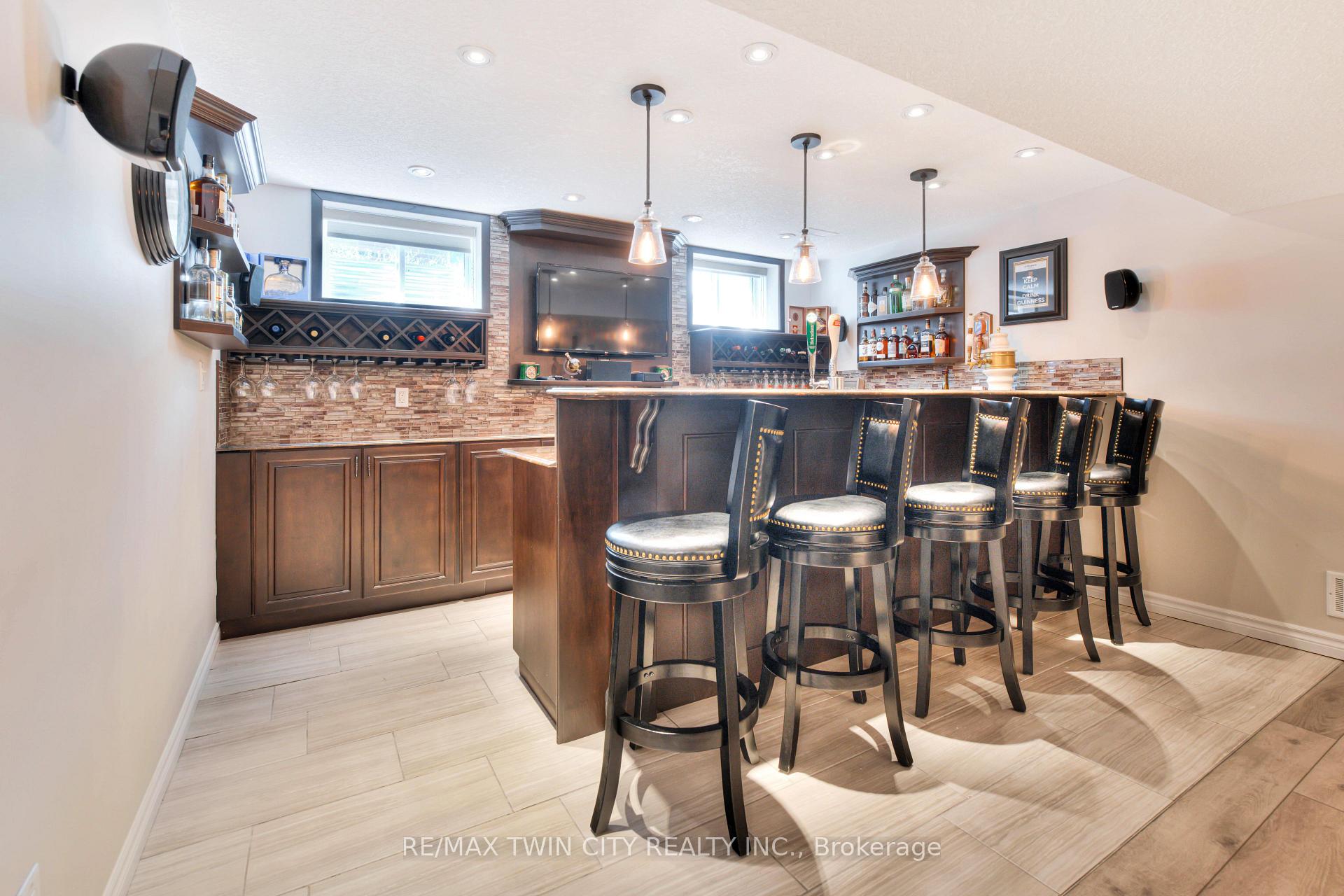 Photo 37 of 493 Zeller Drive, Kitchener — HOMEH