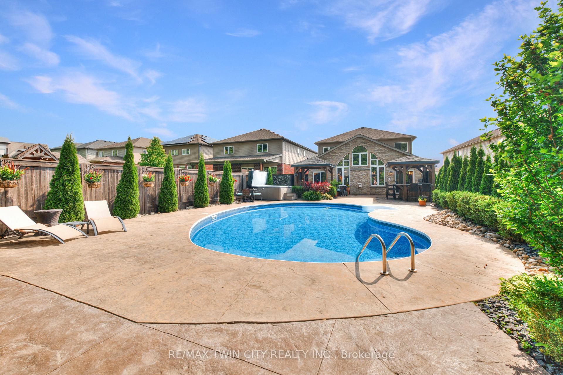 Photo 43 of 493 Zeller Drive, Kitchener — HOMEH