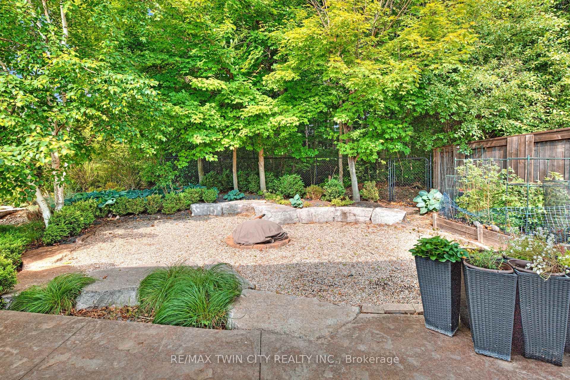 Photo 49 of 493 Zeller Drive, Kitchener — HOMEH