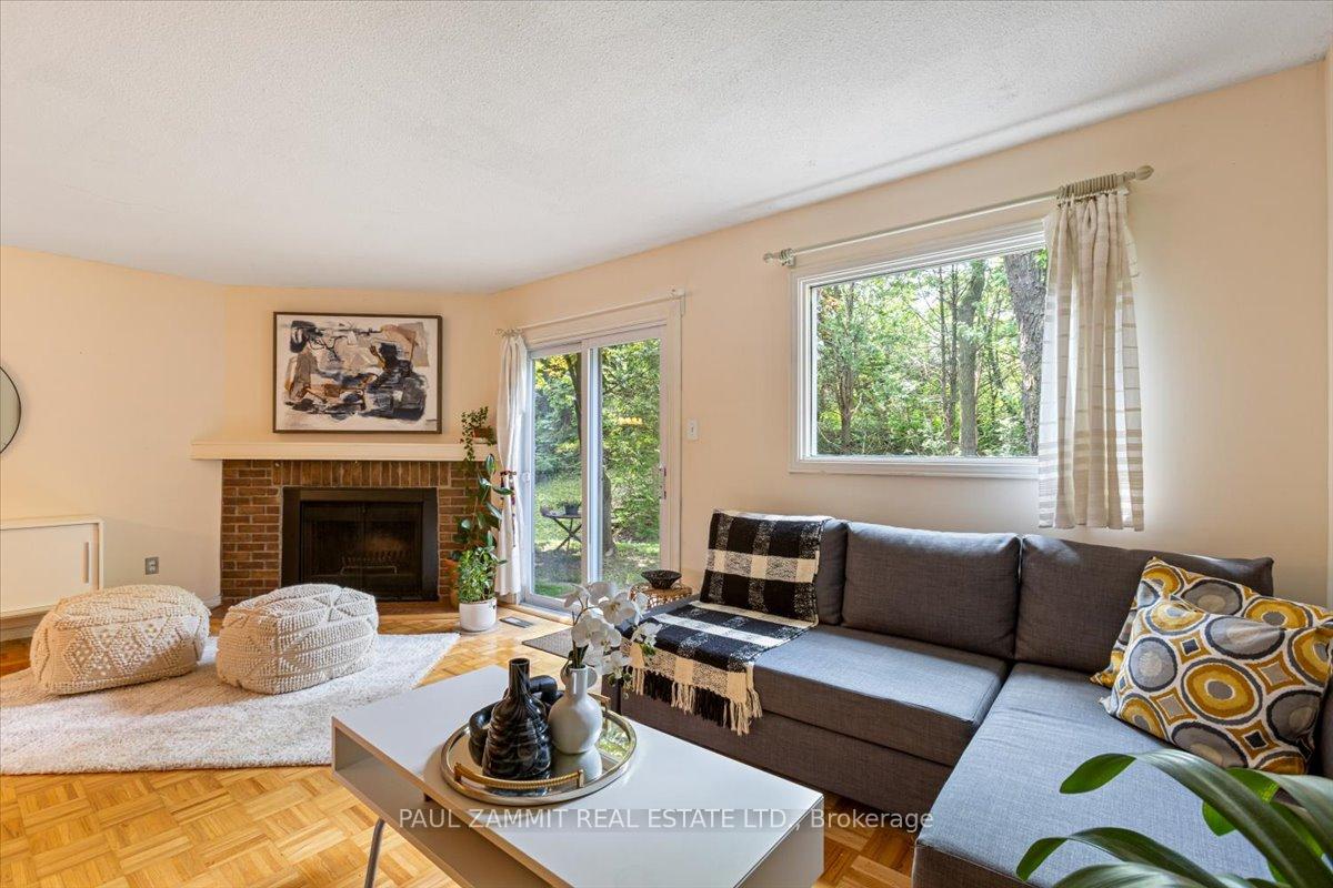 Photo 4 of 79 Durie Lane, Markham, Aileen-Willowbrook — HOMEH