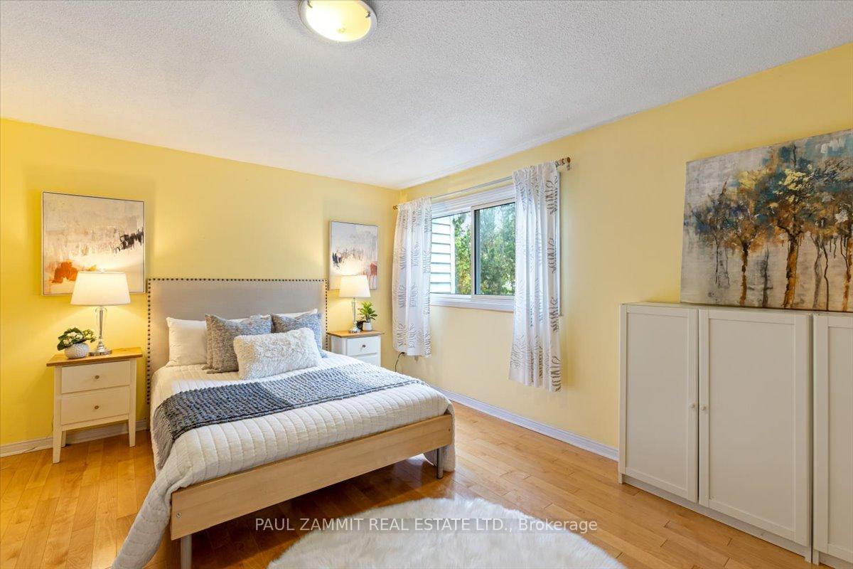 Photo 10 of 79 Durie Lane, Markham, Aileen-Willowbrook — HOMEH