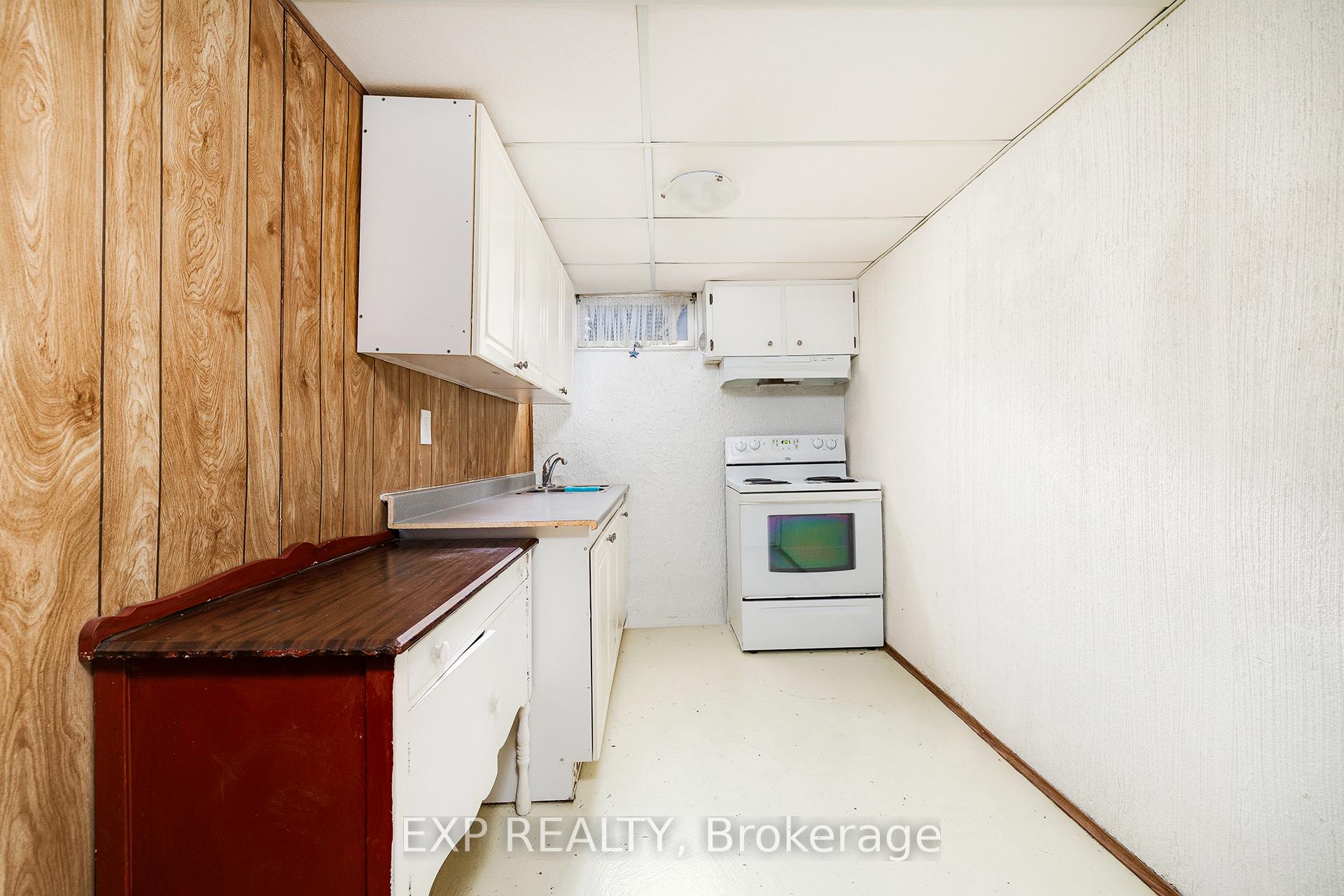 Photo 6 of Unit Lower, 100 Hadeland Avenue, Hamilton, Fessenden — HOMEH