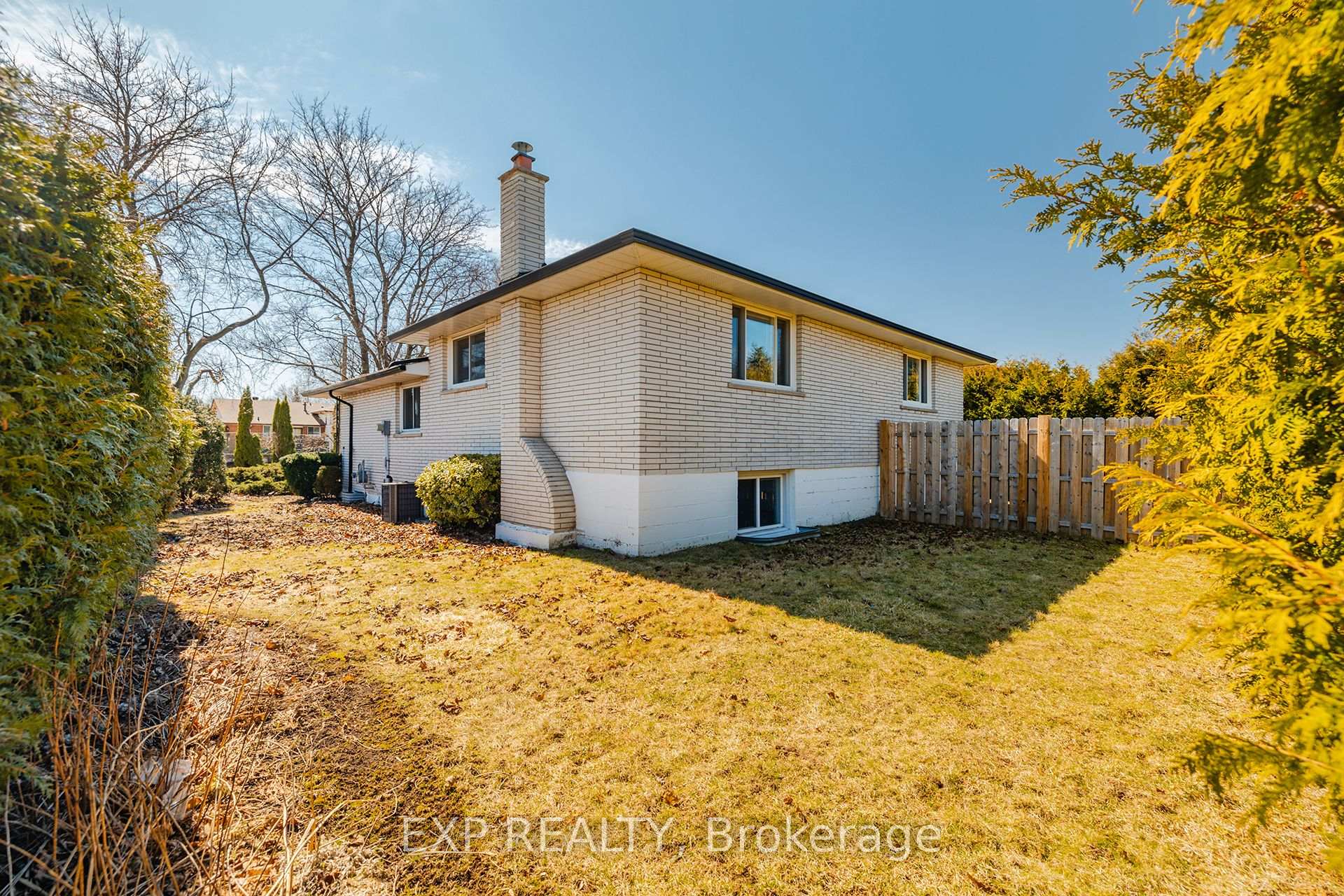 Photo 16 of Unit Lower, 100 Hadeland Avenue, Hamilton, Fessenden — HOMEH