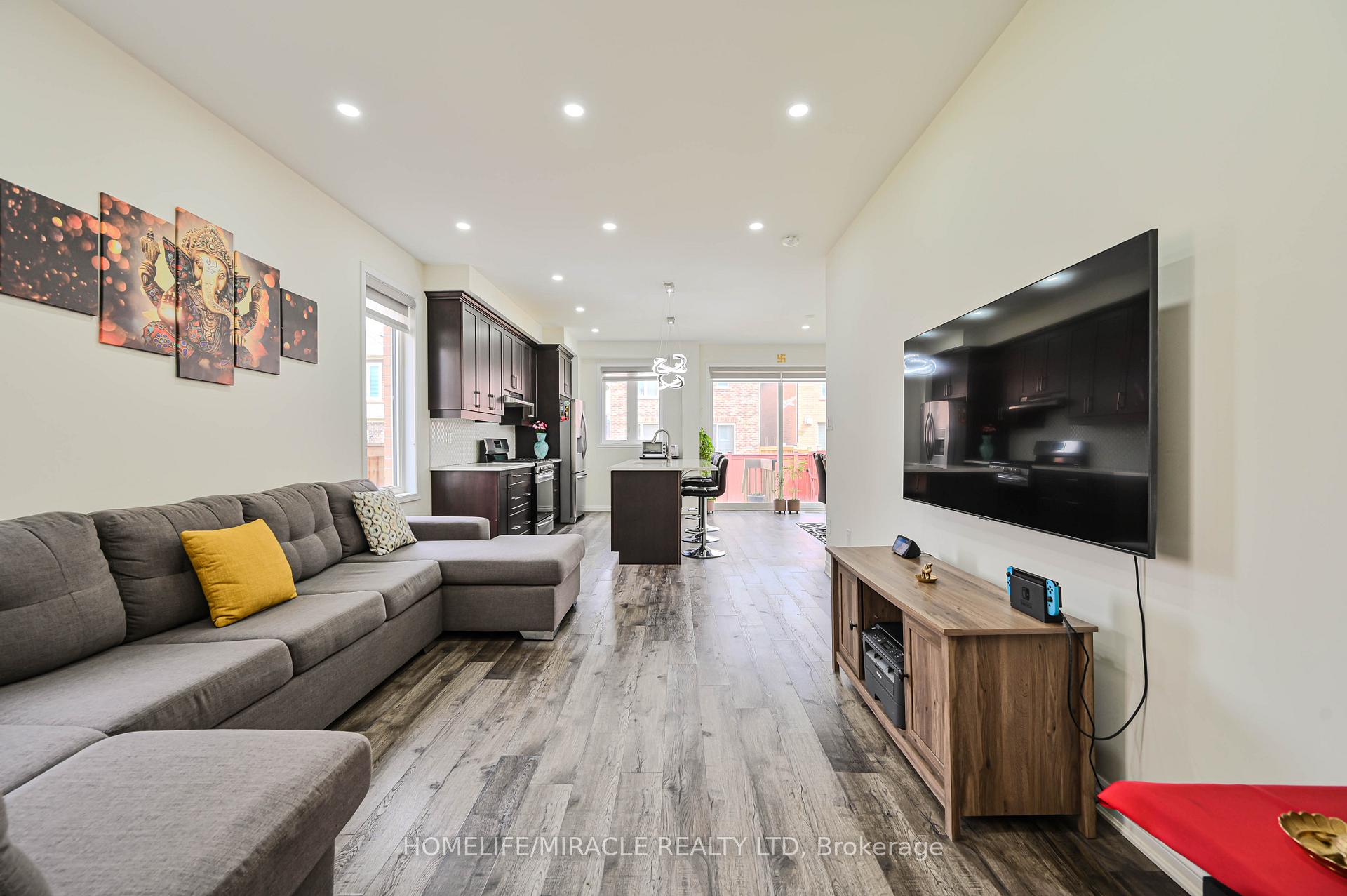 Photo 6 of 896 Sumac Crescent, Milton, Cobban — HOMEH