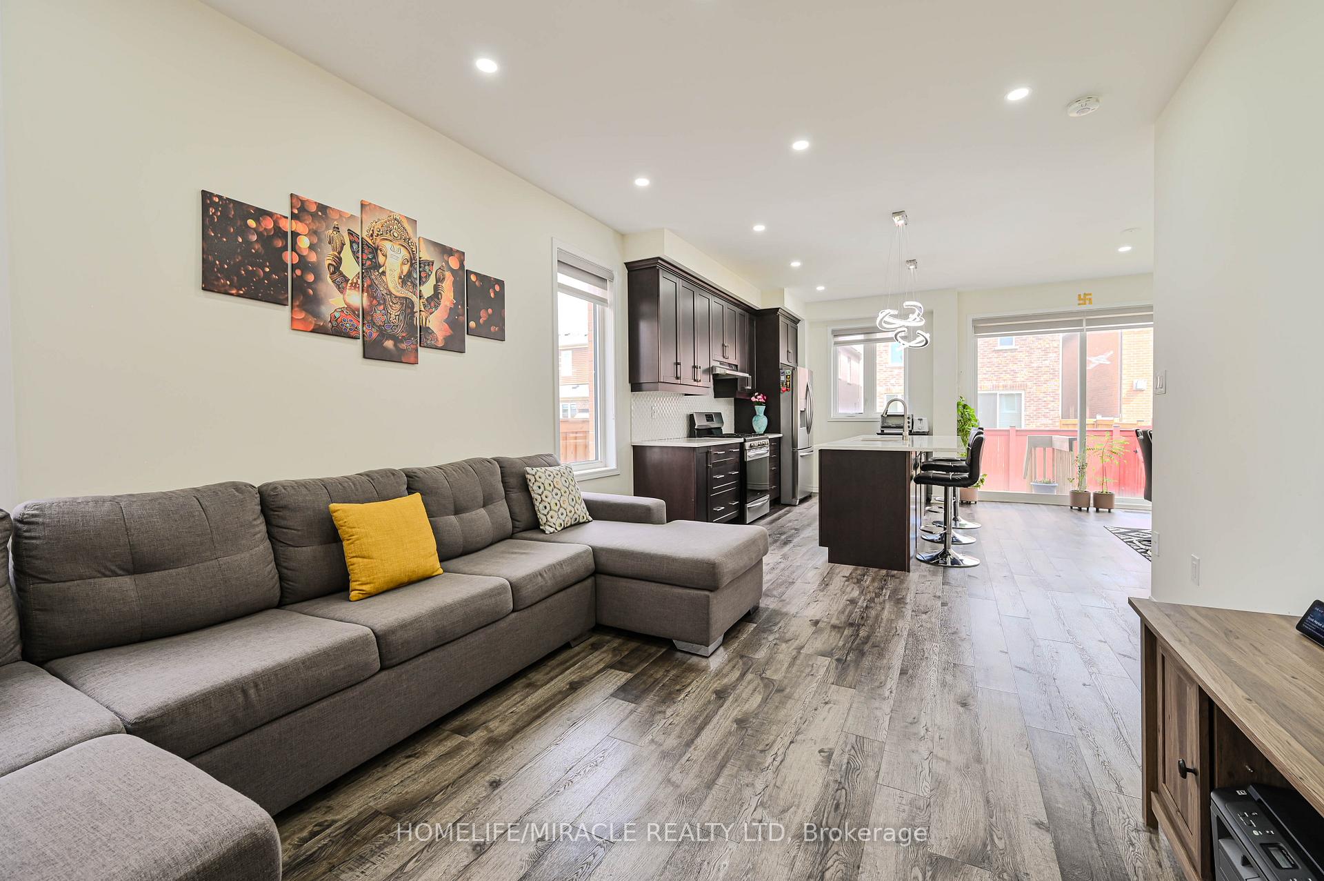 Photo 9 of 896 Sumac Crescent, Milton, Cobban — HOMEH