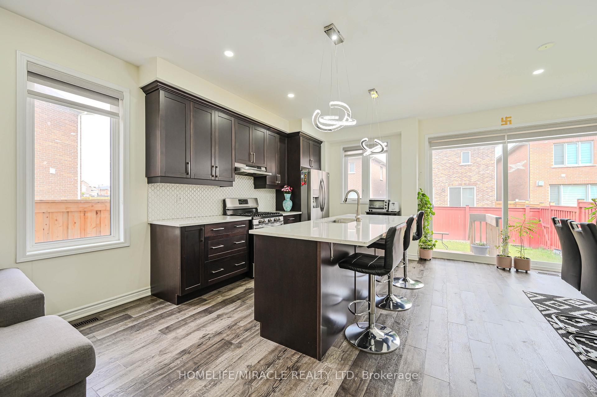 Photo 17 of 896 Sumac Crescent, Milton, Cobban — HOMEH