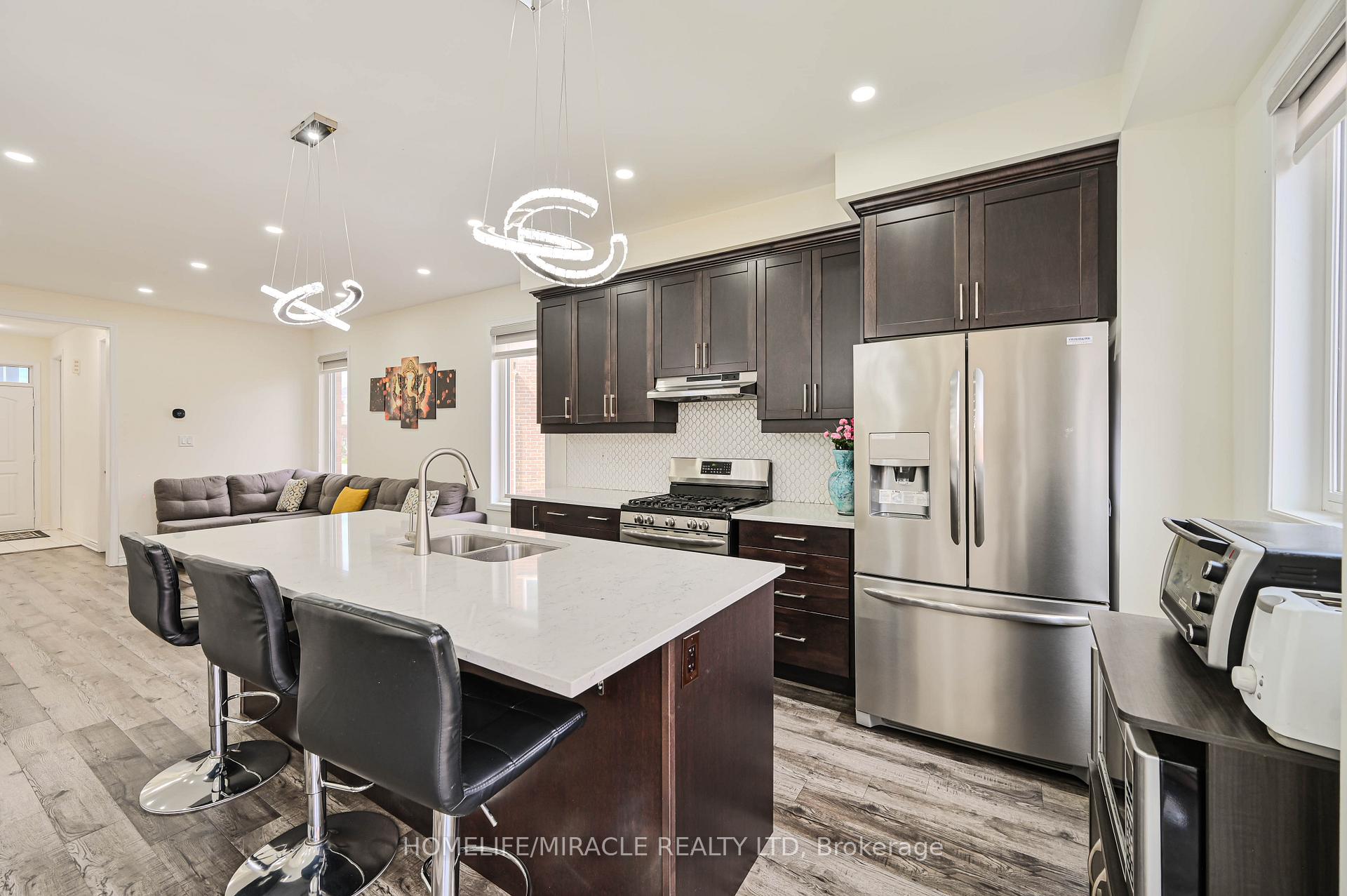 Photo 20 of 896 Sumac Crescent, Milton, Cobban — HOMEH
