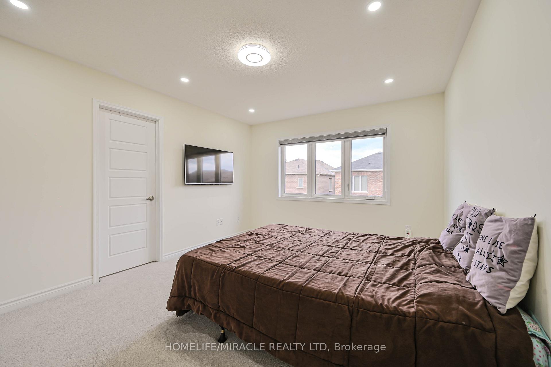 Photo 31 of 896 Sumac Crescent, Milton, Cobban — HOMEH