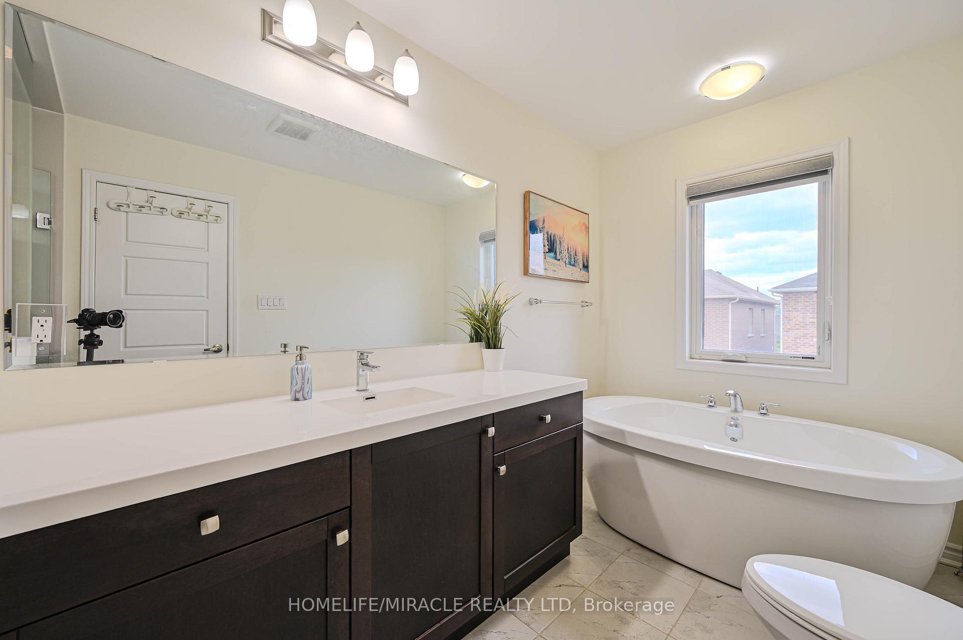 Photo 36 of 896 Sumac Crescent, Milton, Cobban — HOMEH