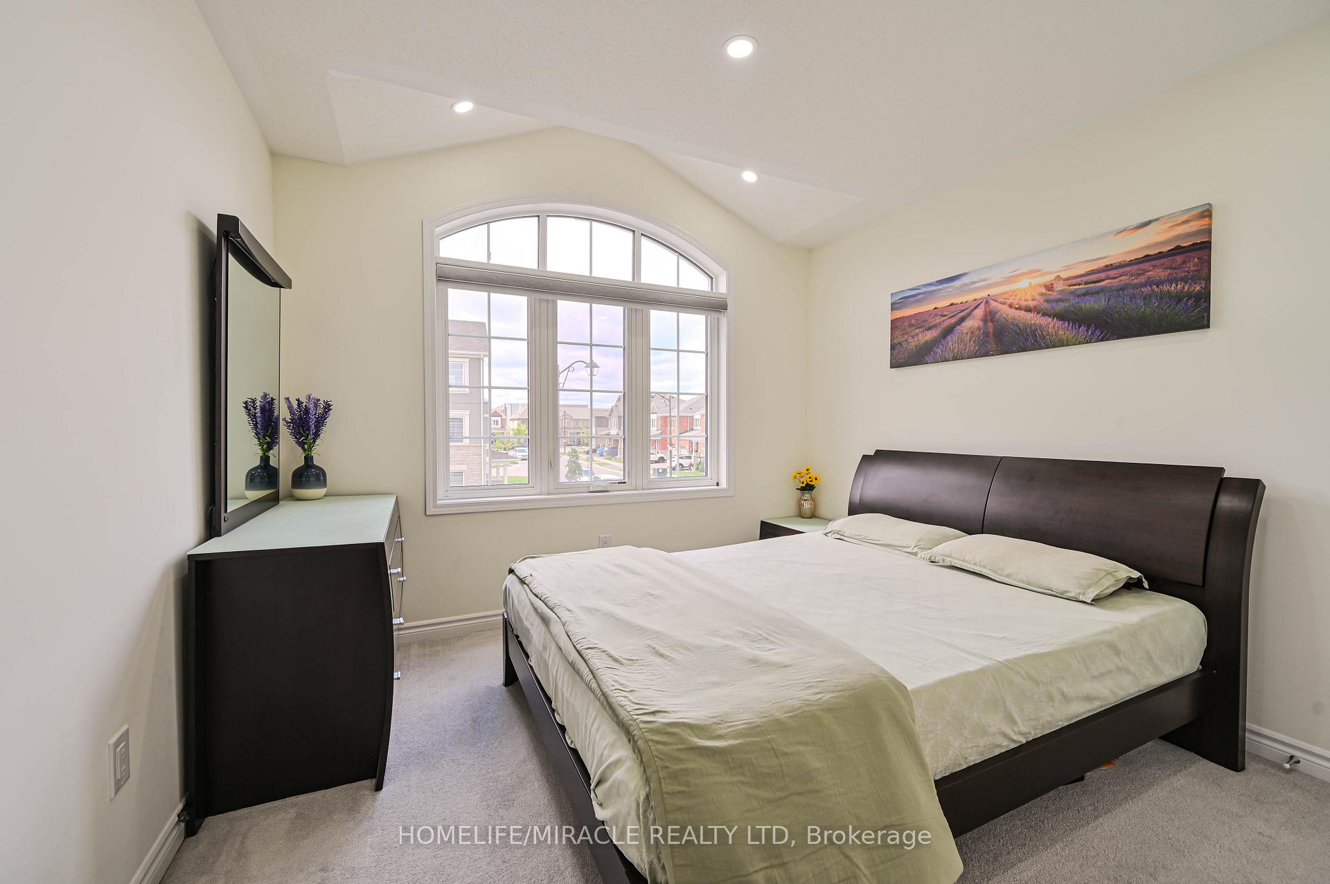Photo 37 of 896 Sumac Crescent, Milton, Cobban — HOMEH