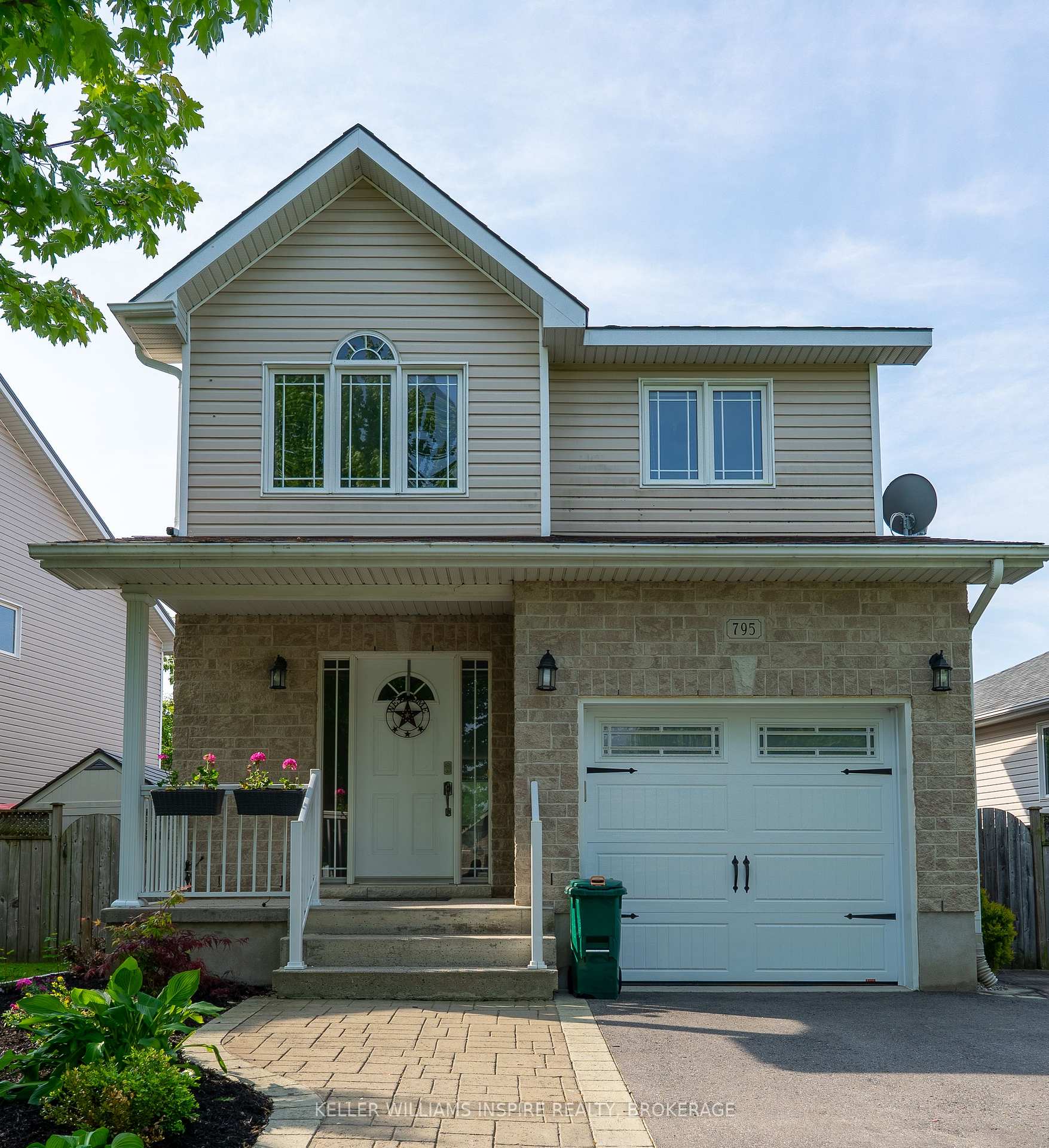 Photo 2 of 795 Lotus Avenue, Kingston, Kingston East (Incl Barret Crt) — HOMEH