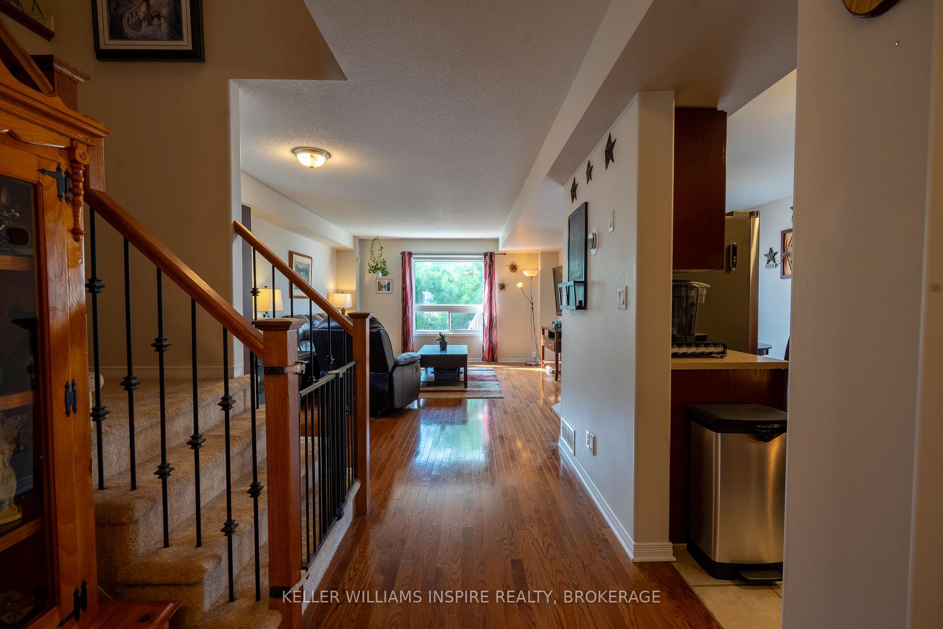 Photo 4 of 795 Lotus Avenue, Kingston, Kingston East (Incl Barret Crt) — HOMEH