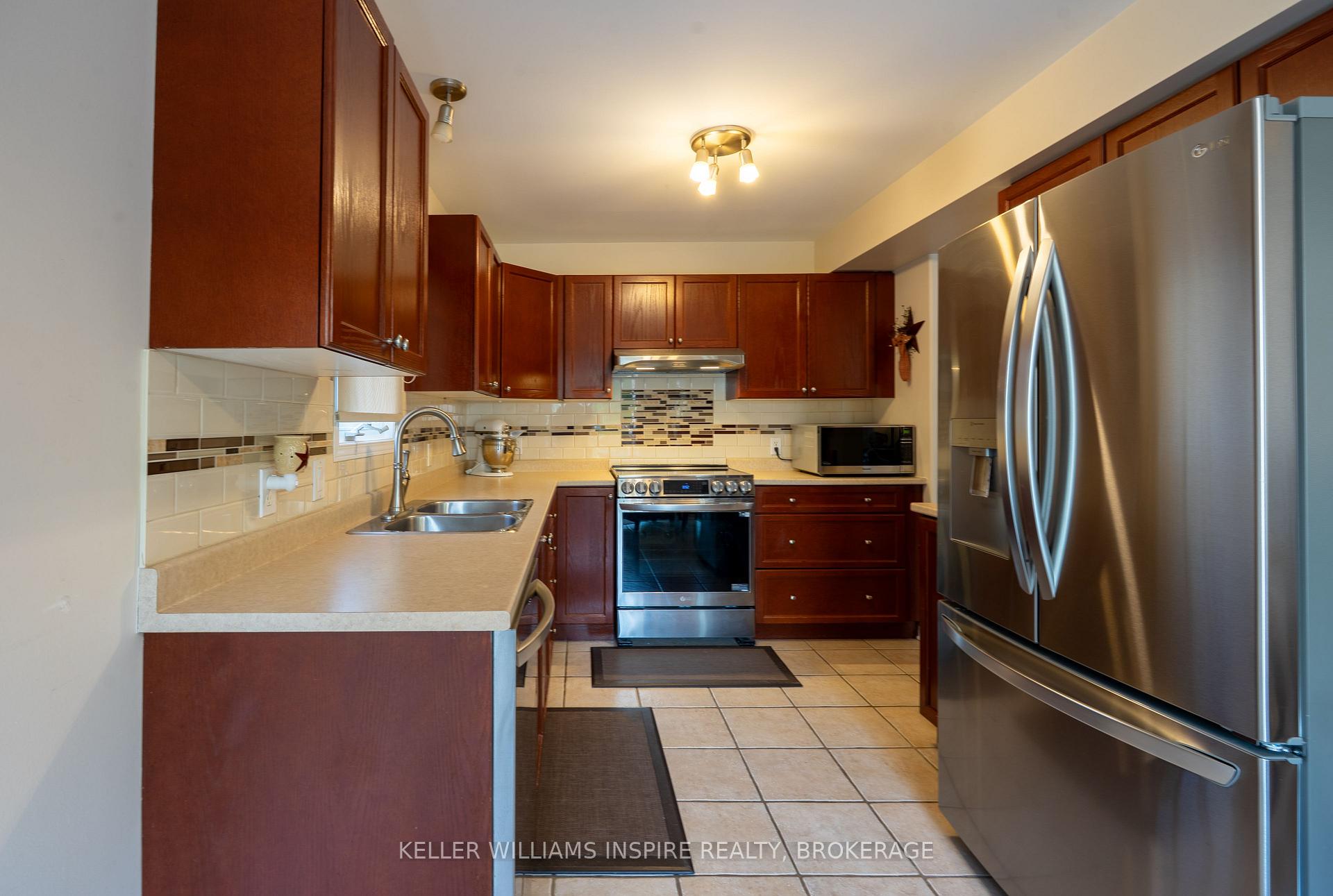 Photo 6 of 795 Lotus Avenue, Kingston, Kingston East (Incl Barret Crt) — HOMEH