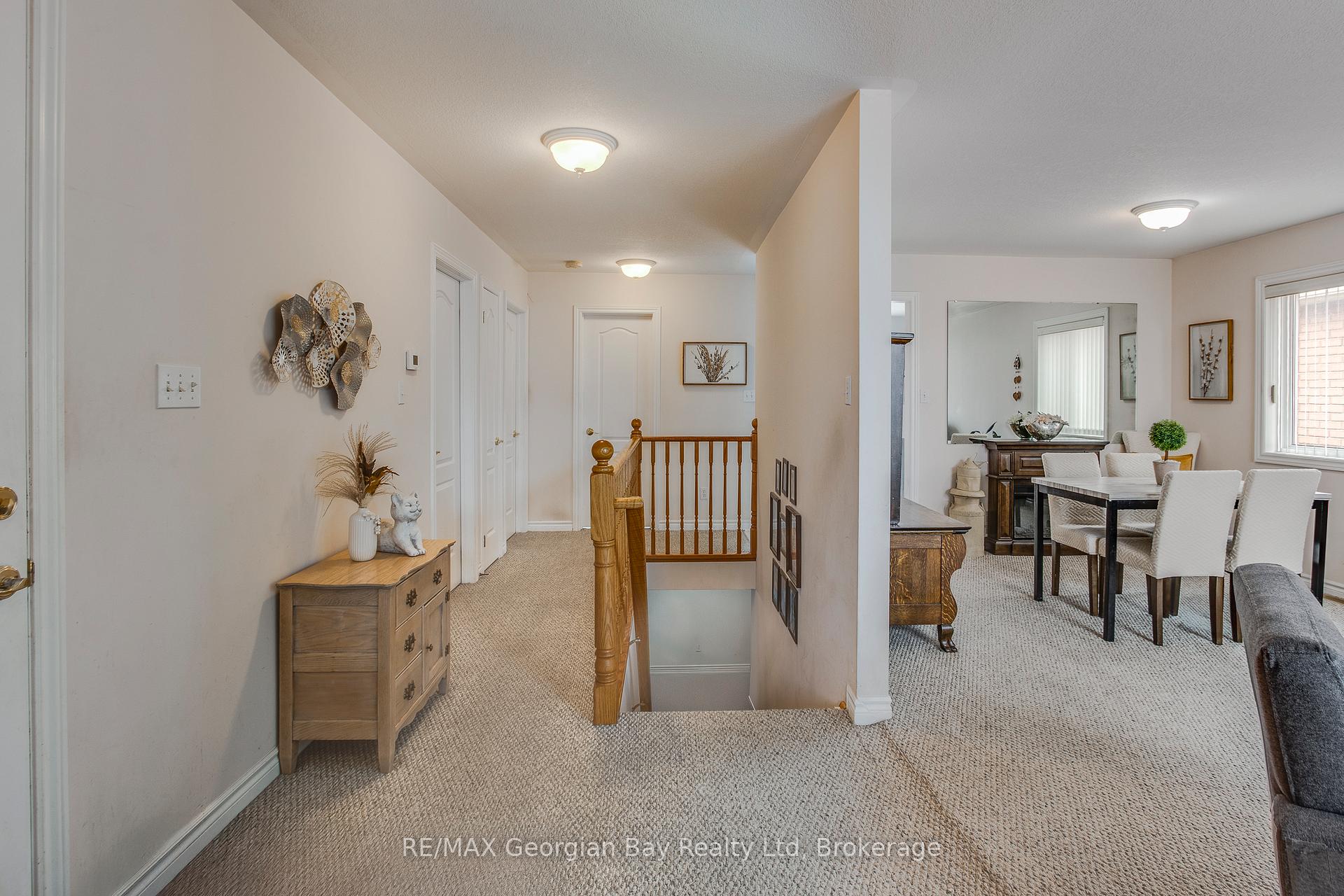 Photo 4 of 1085 Whitney Crescent, Midland — HOMEH