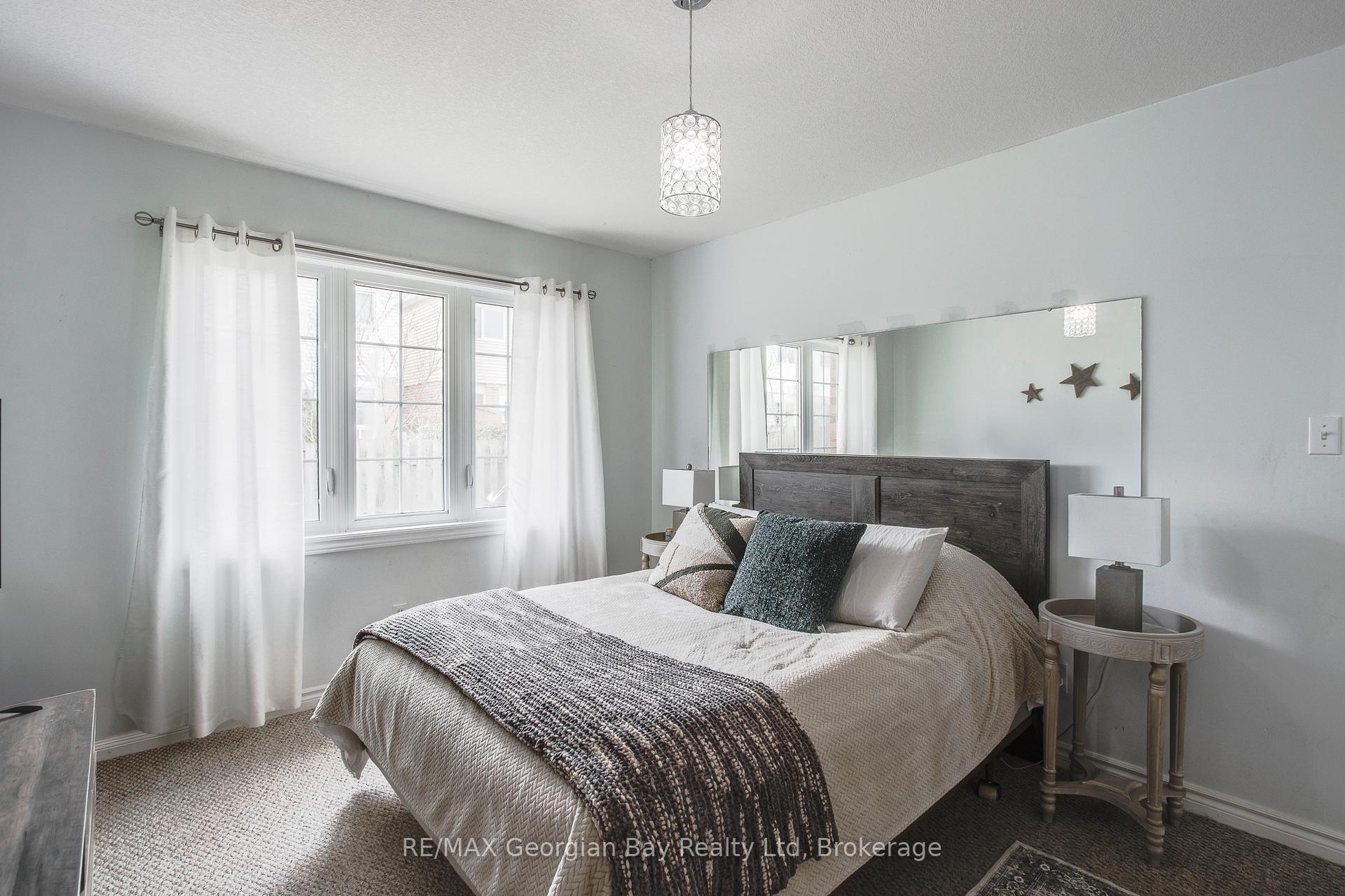 Photo 14 of 1085 Whitney Crescent, Midland — HOMEH