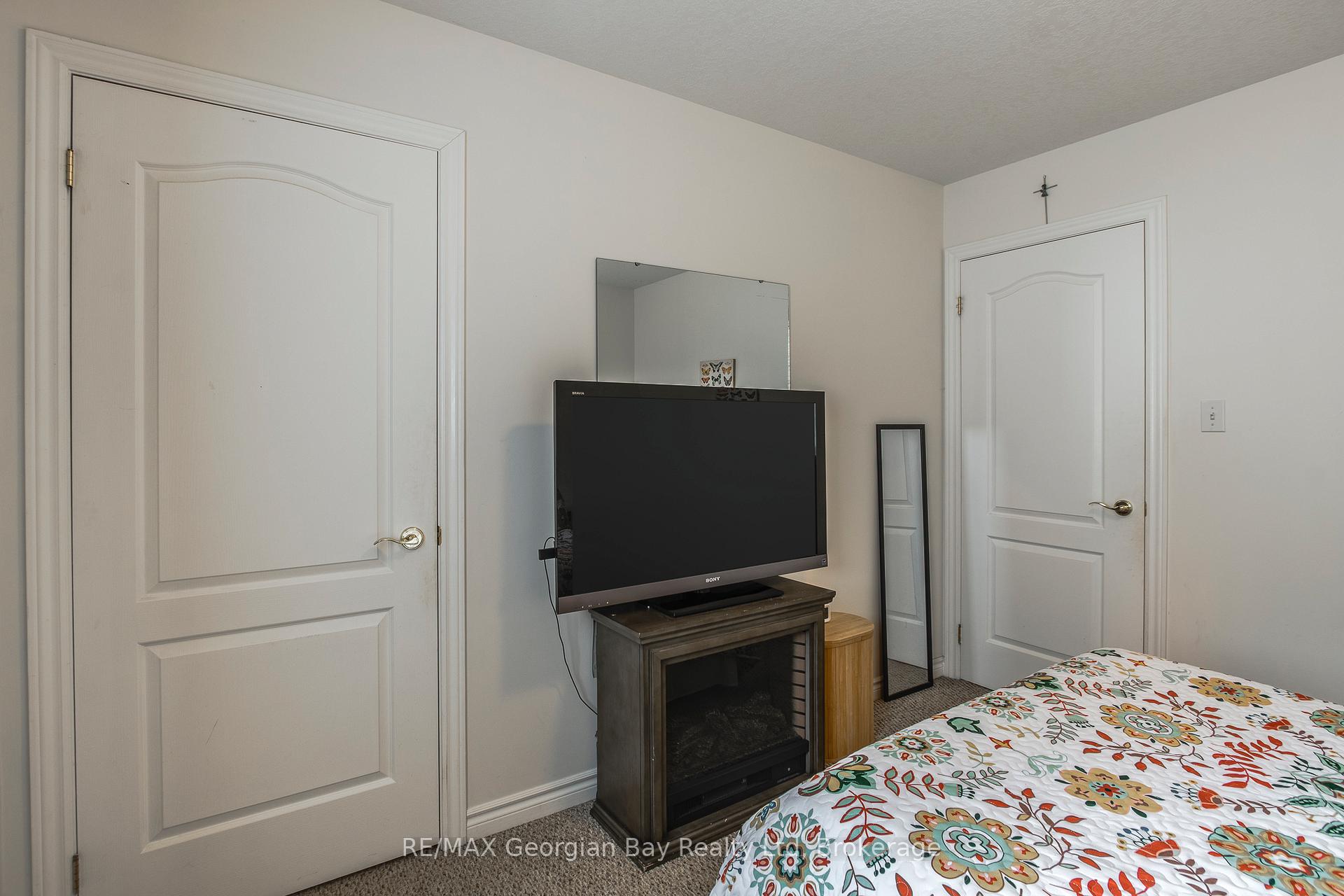 Photo 17 of 1085 Whitney Crescent, Midland — HOMEH
