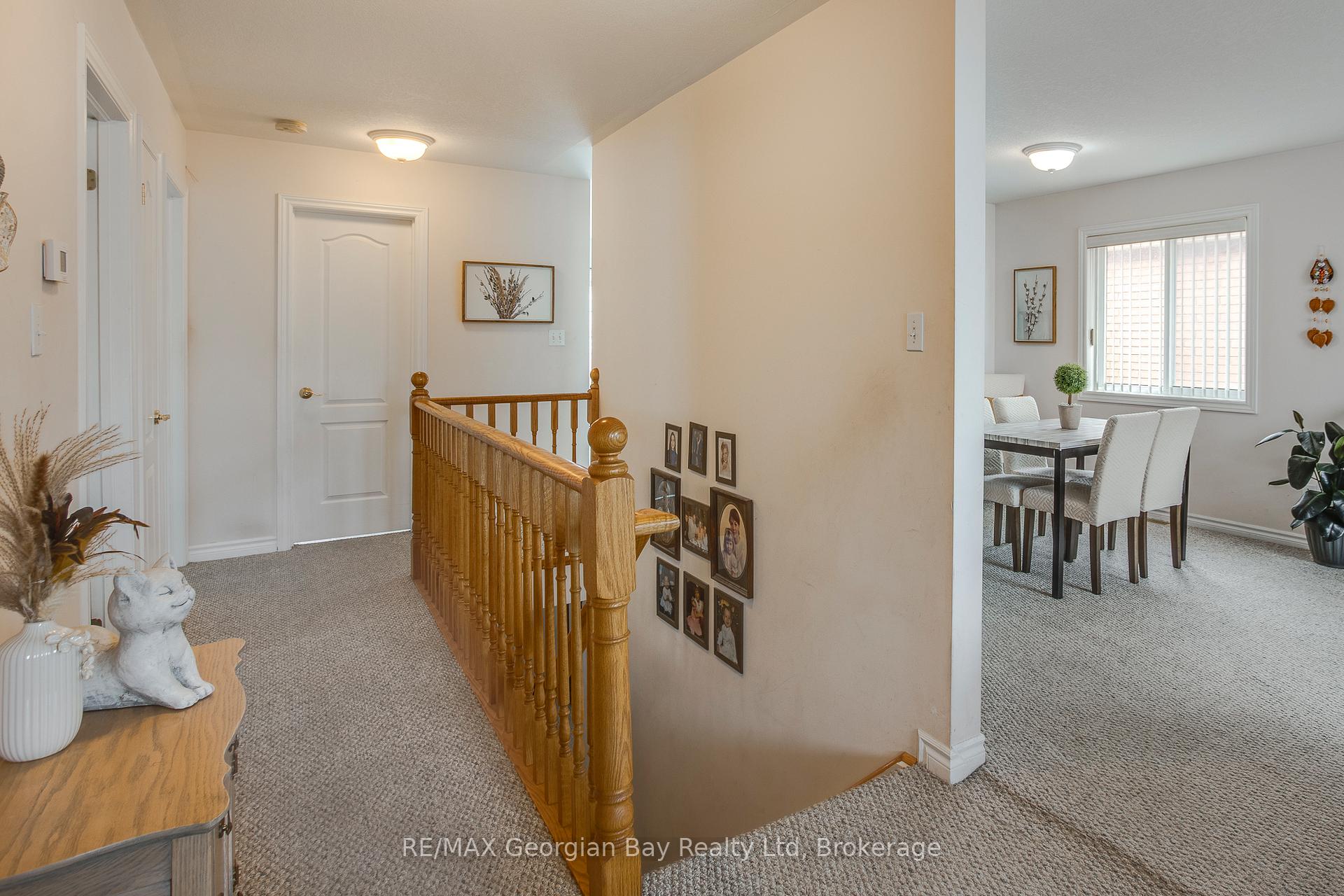 Photo 19 of 1085 Whitney Crescent, Midland — HOMEH