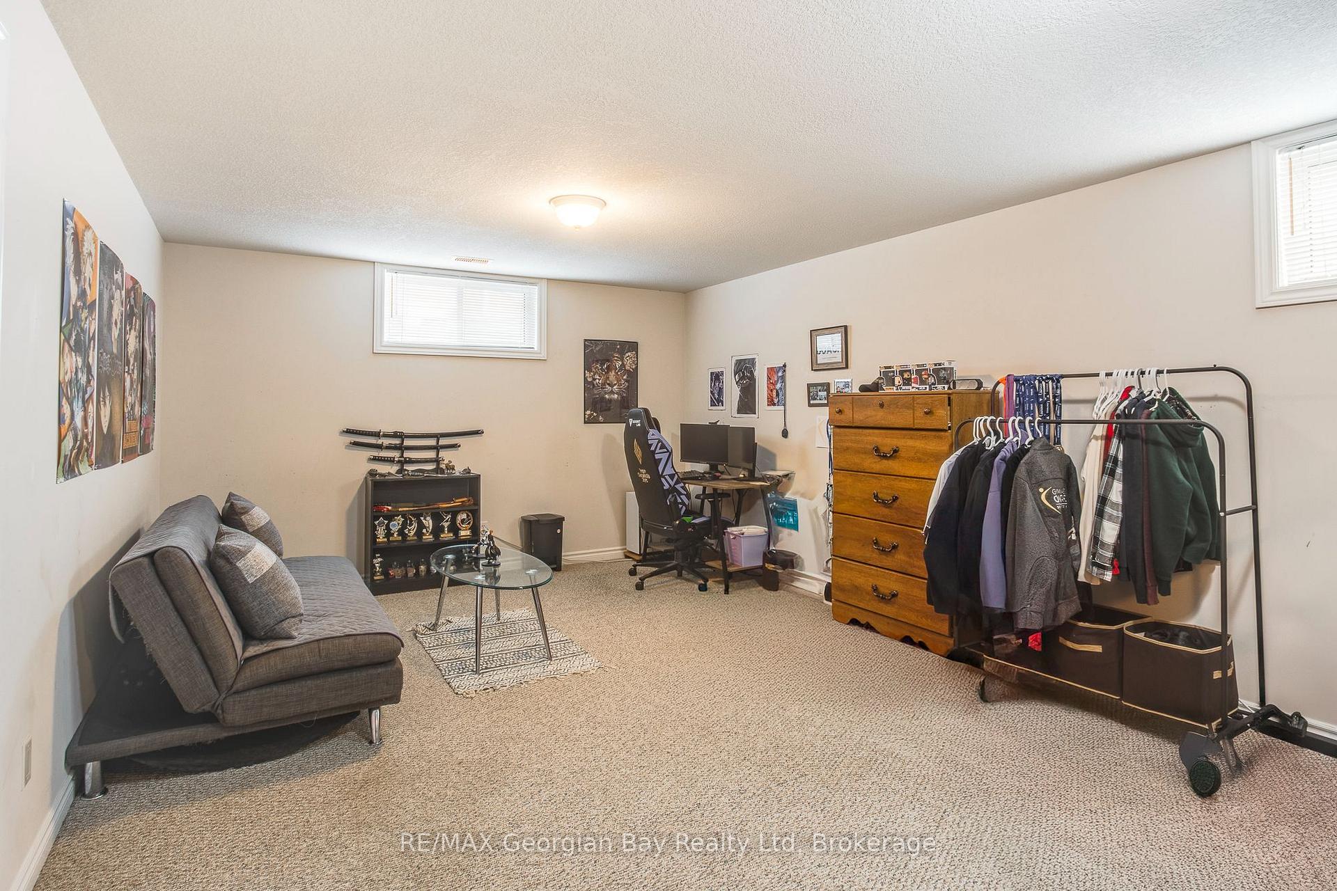 Photo 20 of 1085 Whitney Crescent, Midland — HOMEH