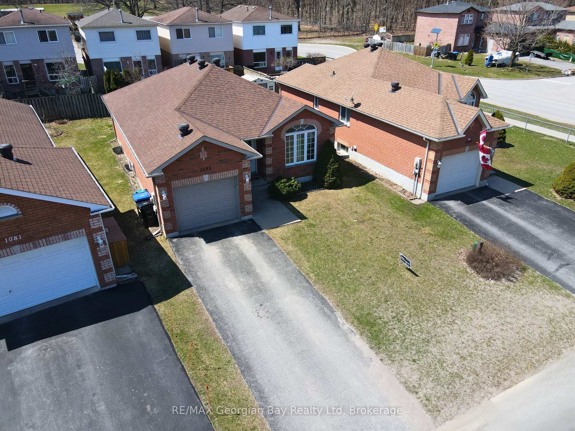 Photo 25 of 1085 Whitney Crescent, Midland — HOMEH