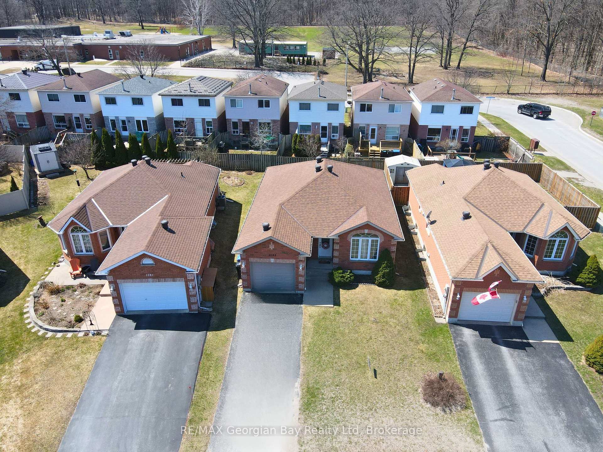 Photo 26 of 1085 Whitney Crescent, Midland — HOMEH