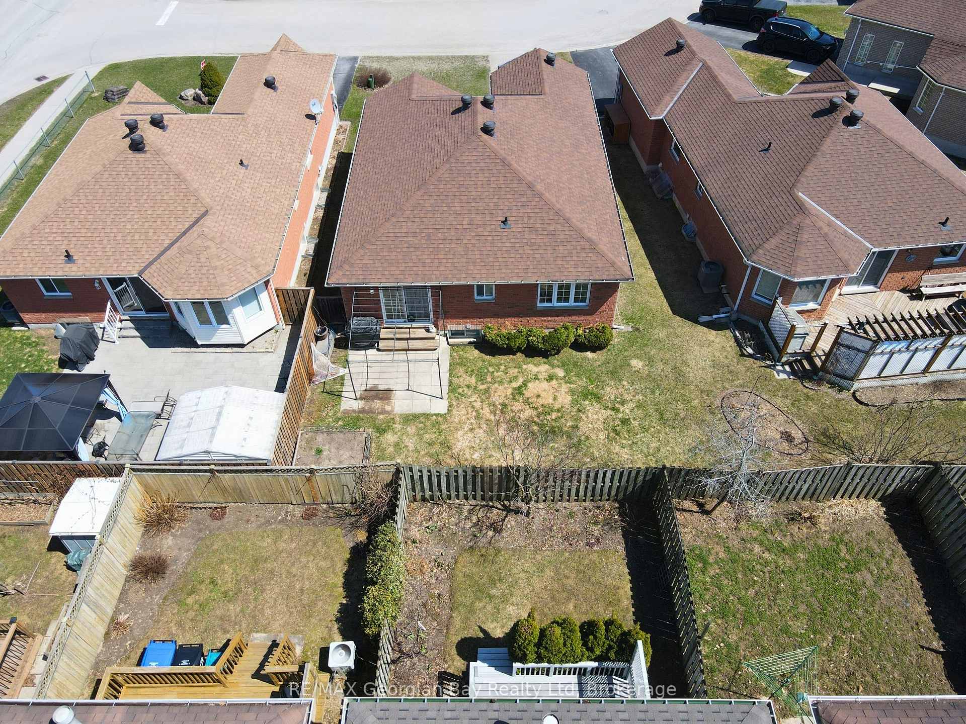 Photo 27 of 1085 Whitney Crescent, Midland — HOMEH