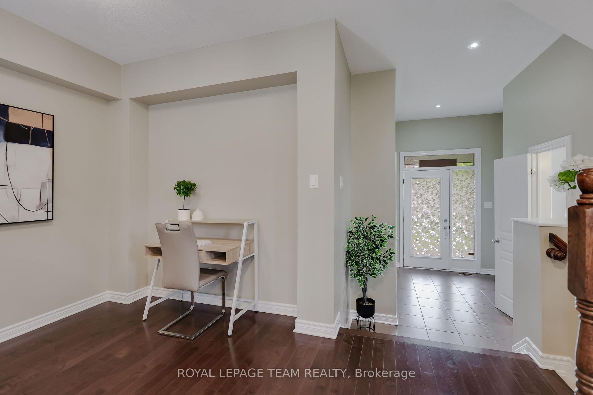 Photo 8 of 920 Fletcher Circle, Ottawa, Kanata - Kanata Lakes/Heritage Hills — HOMEH