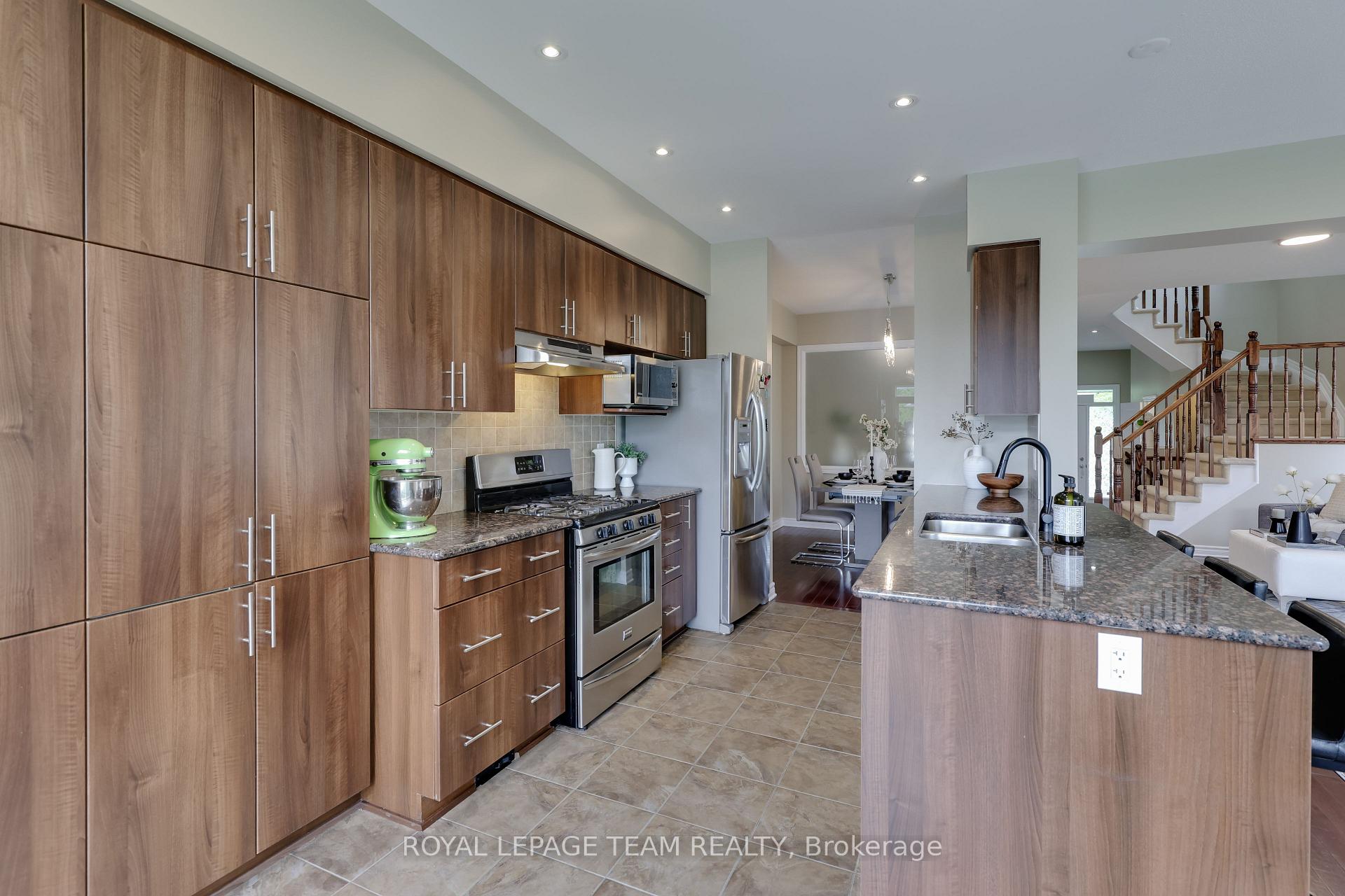 Photo 24 of 920 Fletcher Circle, Ottawa, Kanata - Kanata Lakes/Heritage Hills — HOMEH