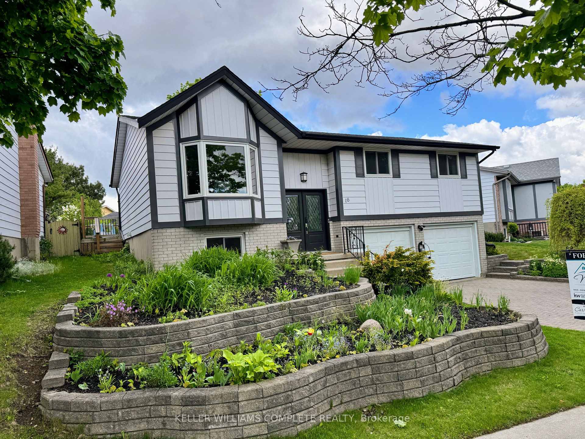 Photo 1 of 16 Settlers Drive, Kitchener — HOMEH