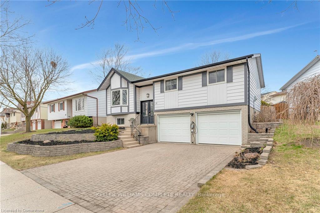 Photo 2 of 16 Settlers Drive, Kitchener — HOMEH