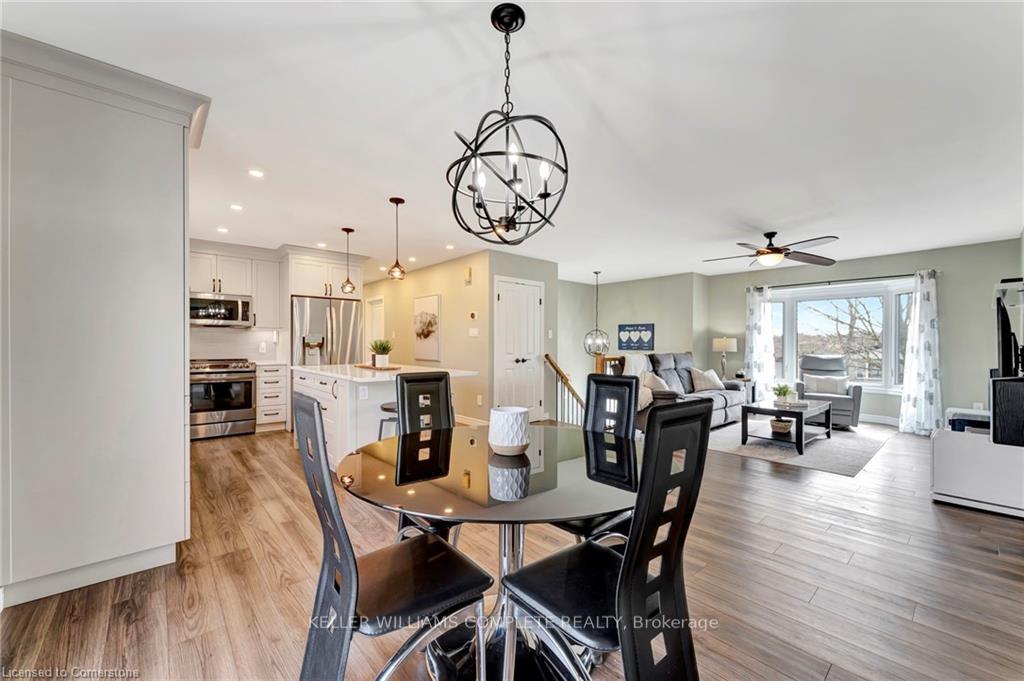 Photo 13 of 16 Settlers Drive, Kitchener — HOMEH