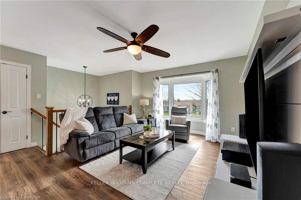 Photo 14 of 16 Settlers Drive, Kitchener — HOMEH