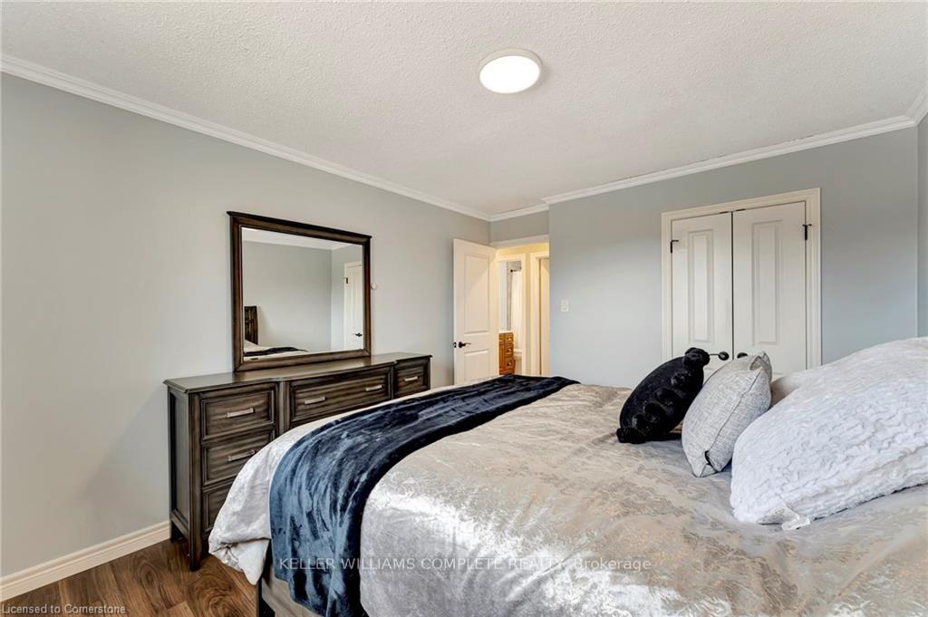 Photo 19 of 16 Settlers Drive, Kitchener — HOMEH