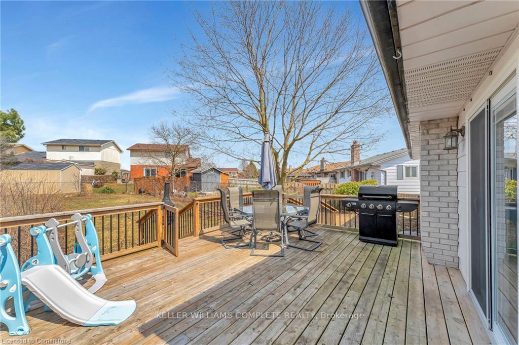 Photo 28 of 16 Settlers Drive, Kitchener — HOMEH