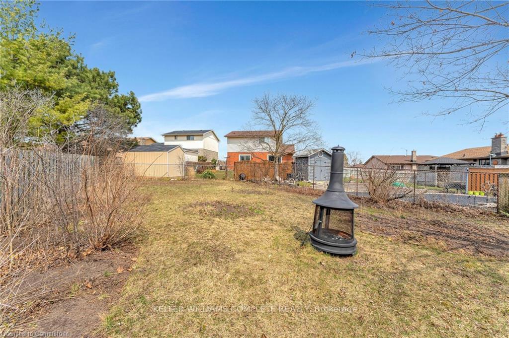 Photo 30 of 16 Settlers Drive, Kitchener — HOMEH