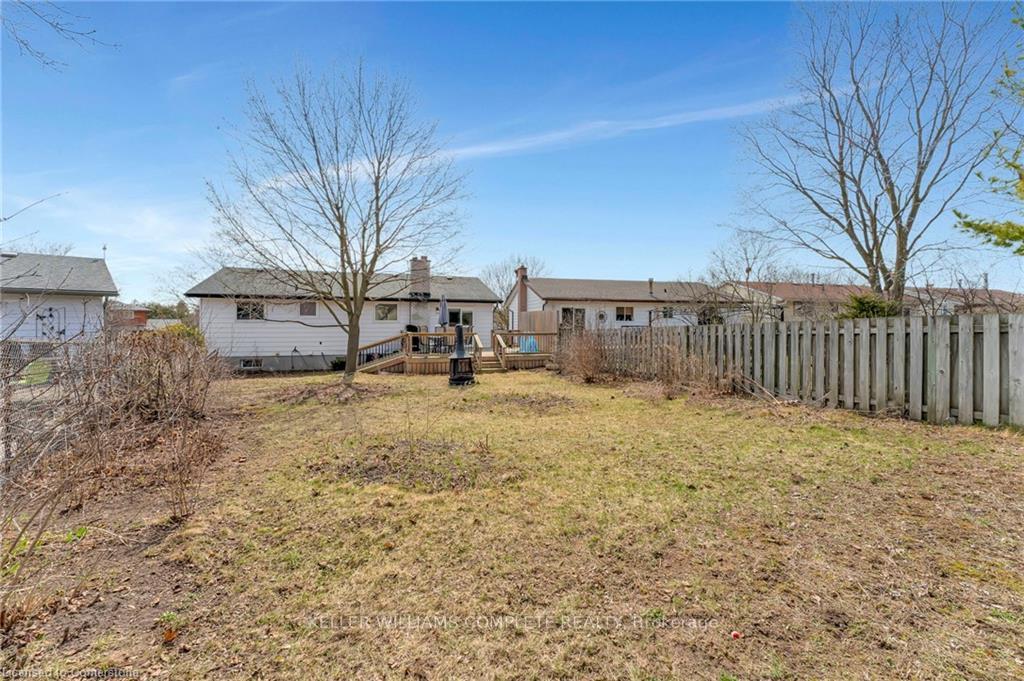 Photo 34 of 16 Settlers Drive, Kitchener — HOMEH