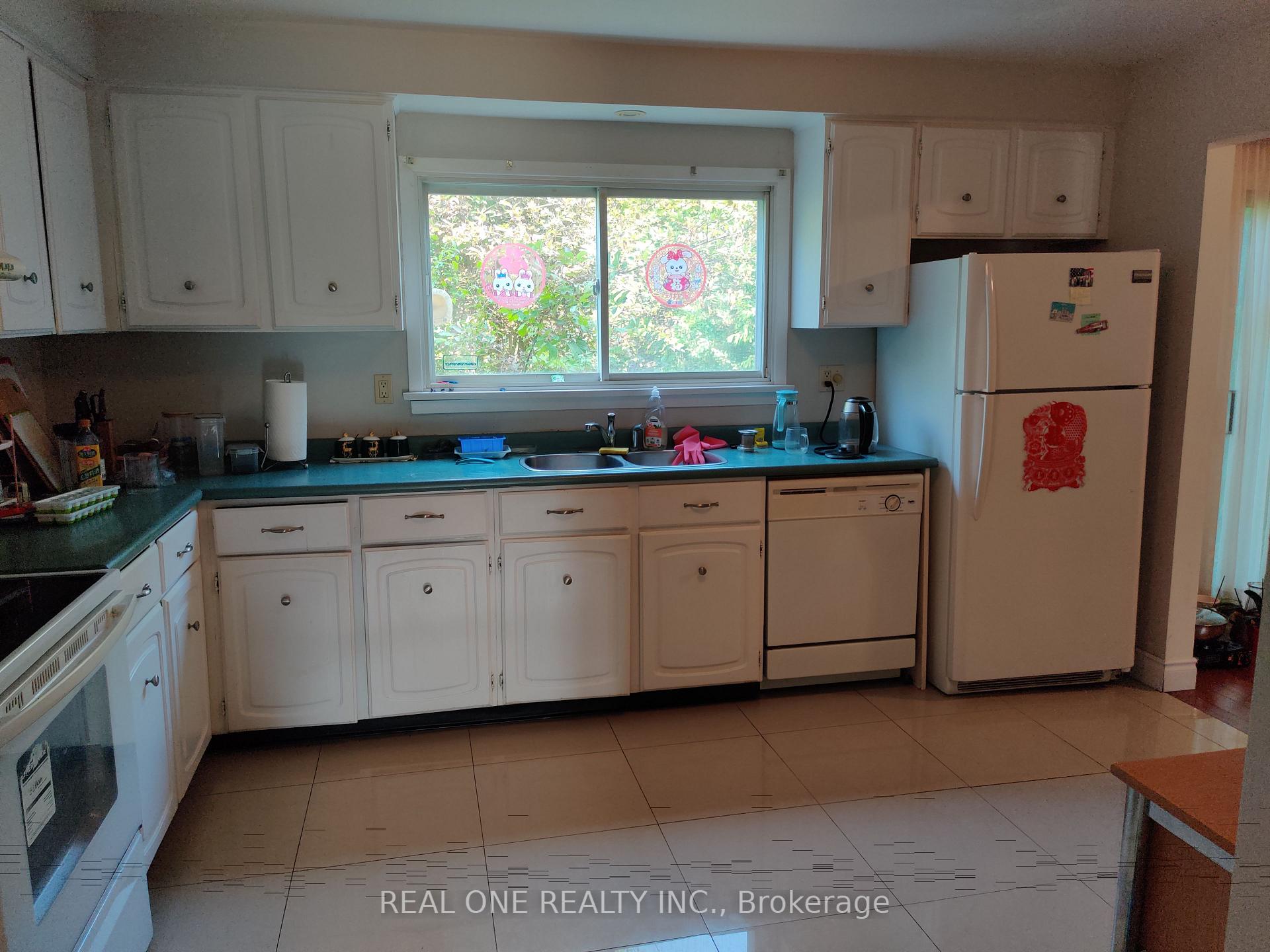 Photo 7 of 72 Liebeck Crescent, Markham, Unionville — HOMEH