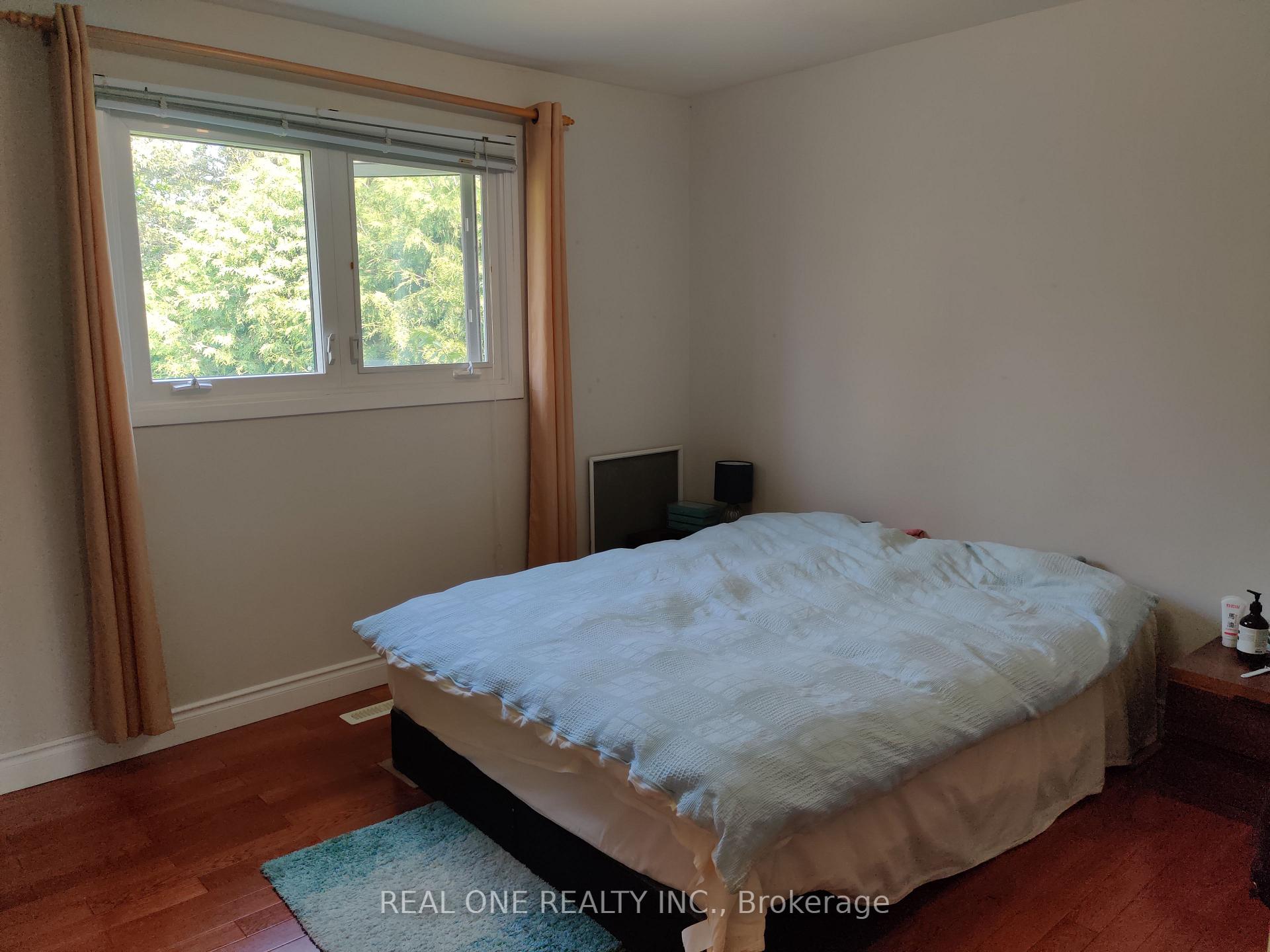 Photo 9 of 72 Liebeck Crescent, Markham, Unionville — HOMEH