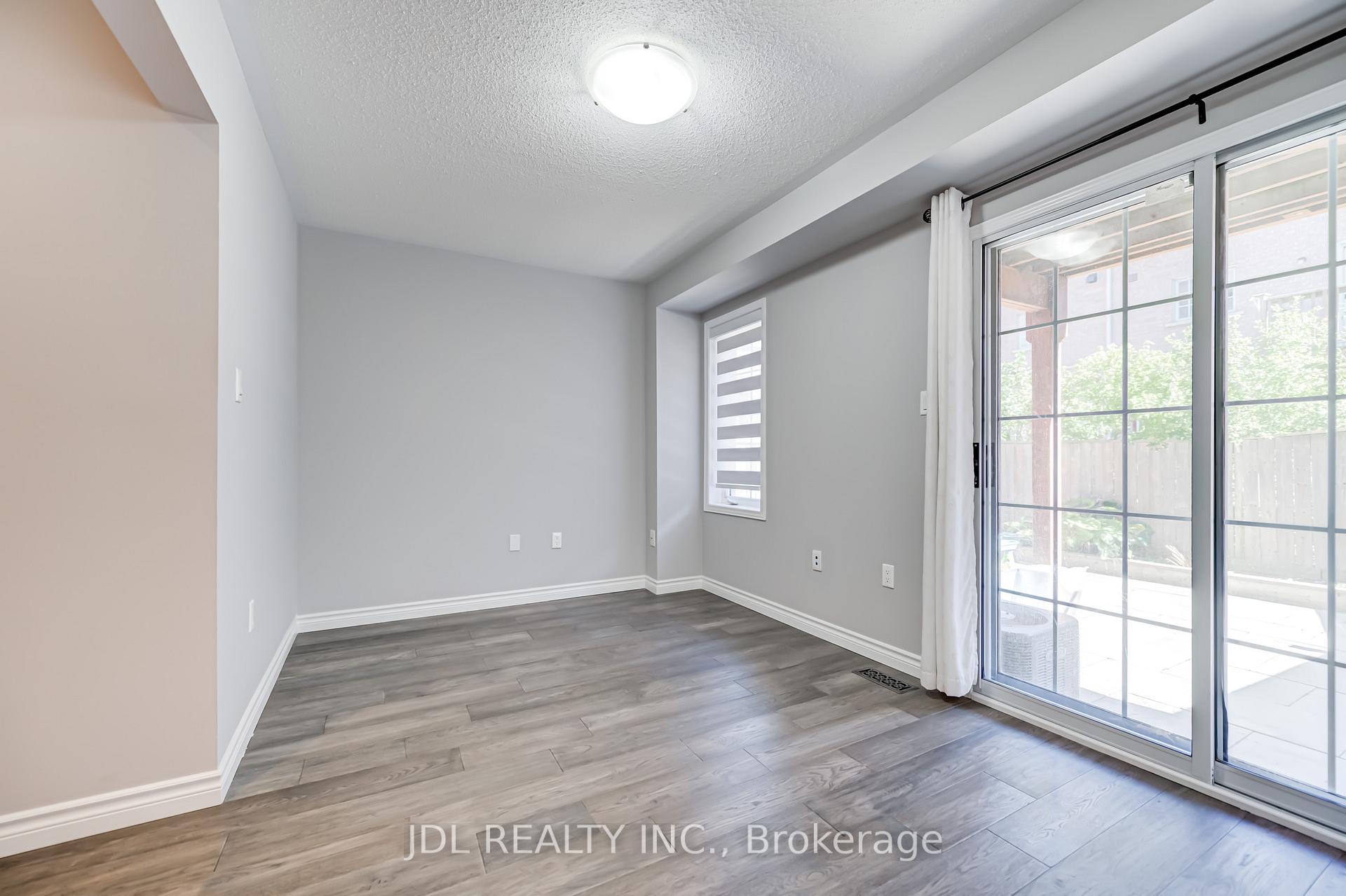 Photo 7 of 103 Thoroughbred Way, Markham, Berczy — HOMEH