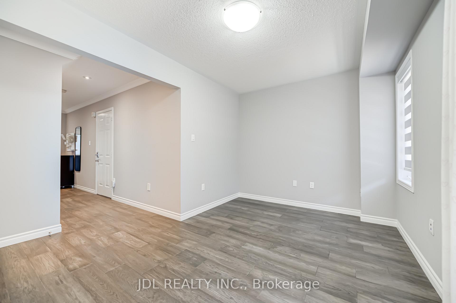 Photo 8 of 103 Thoroughbred Way, Markham, Berczy — HOMEH