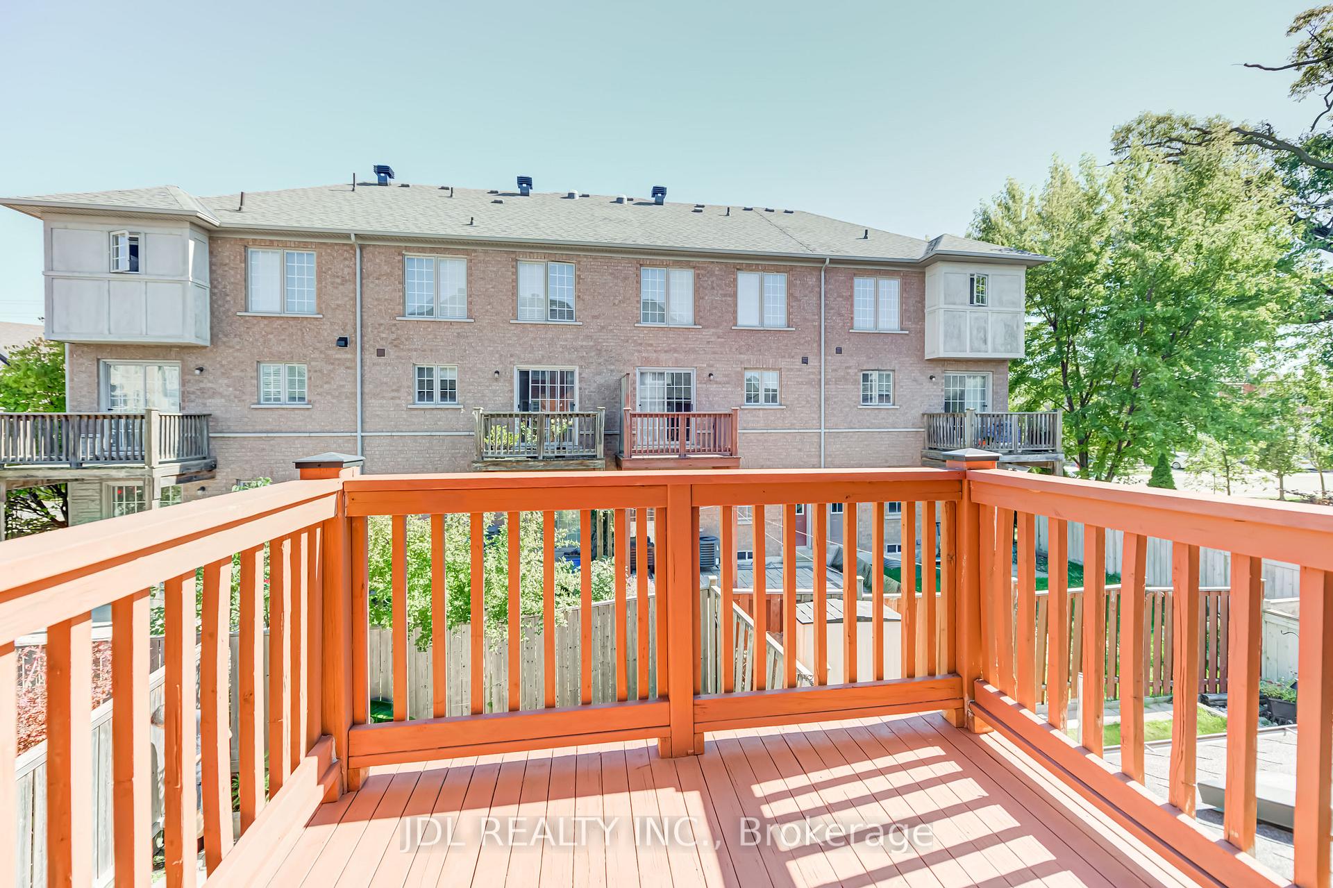 Photo 27 of 103 Thoroughbred Way, Markham, Berczy — HOMEH