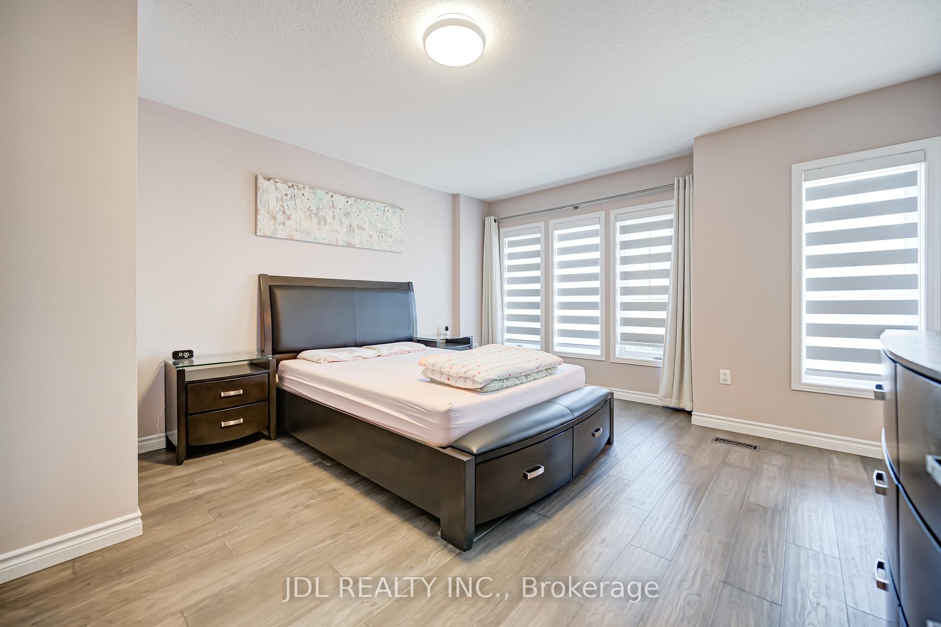 Photo 29 of 103 Thoroughbred Way, Markham, Berczy — HOMEH
