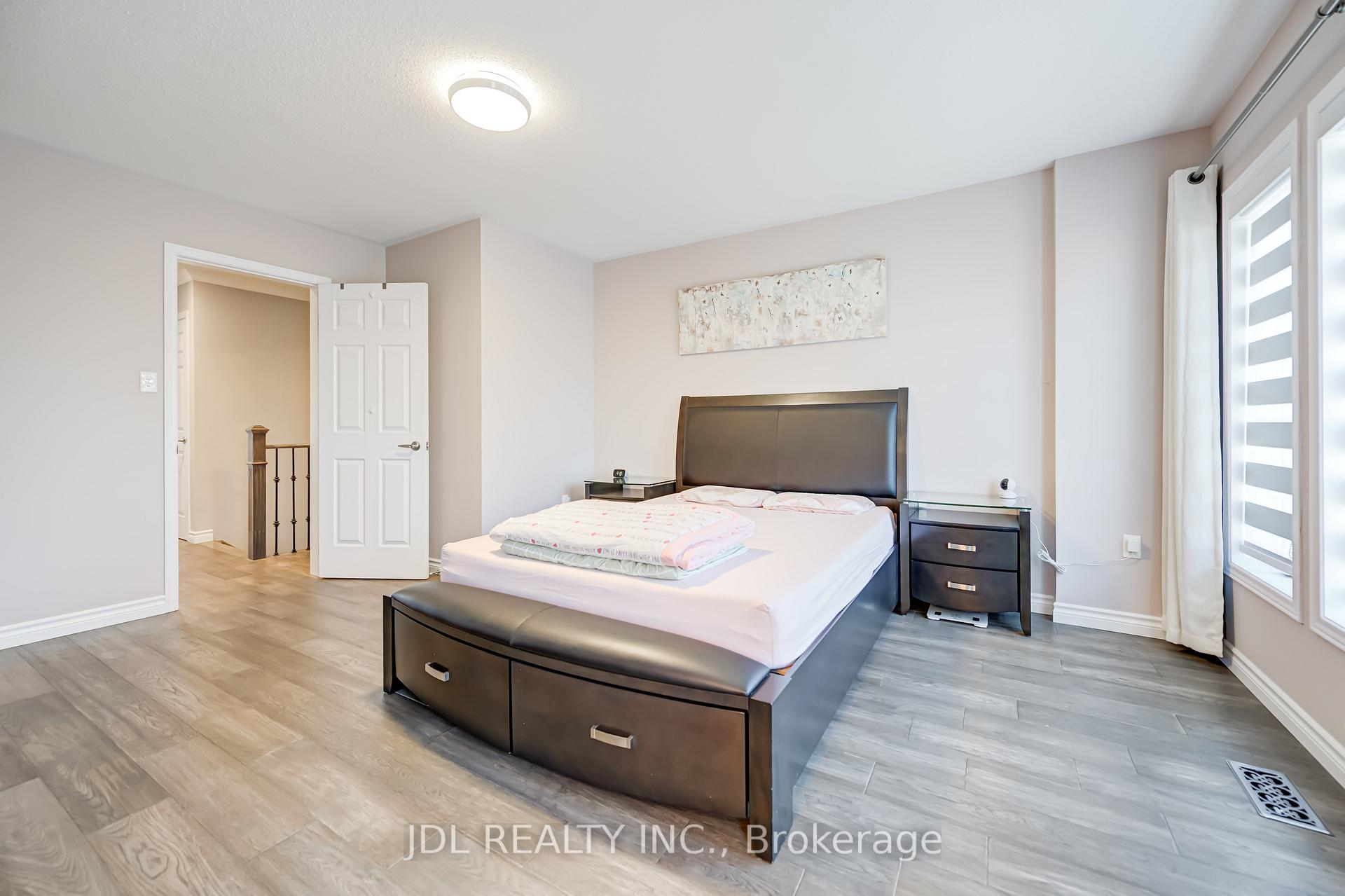 Photo 30 of 103 Thoroughbred Way, Markham, Berczy — HOMEH