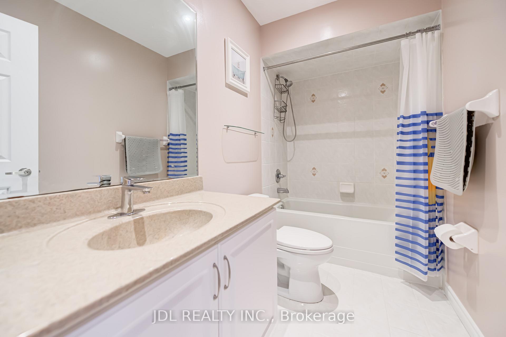 Photo 33 of 103 Thoroughbred Way, Markham, Berczy — HOMEH