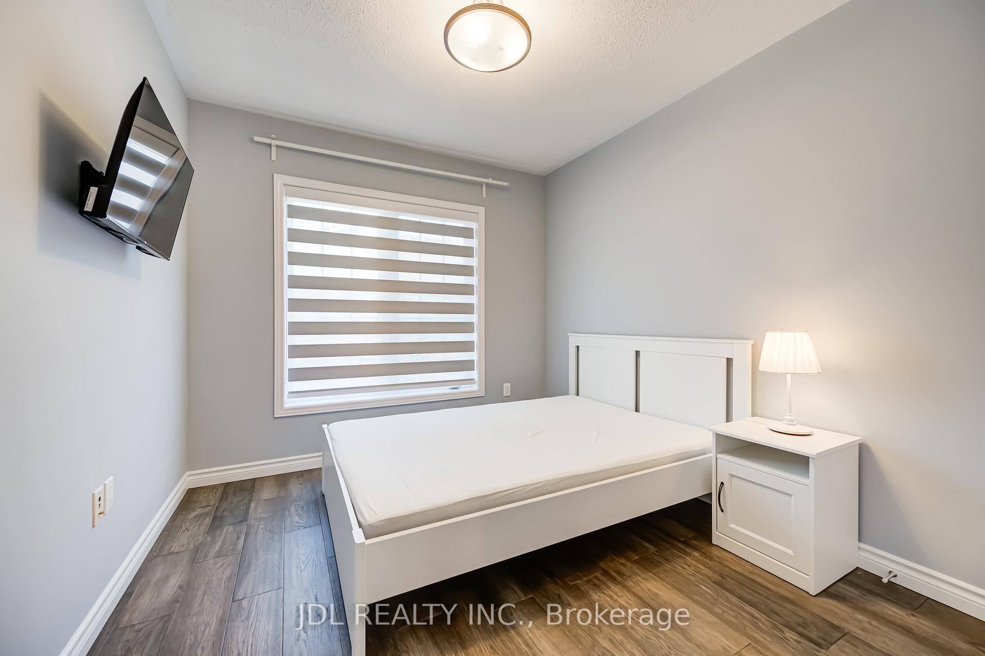 Photo 36 of 103 Thoroughbred Way, Markham, Berczy — HOMEH